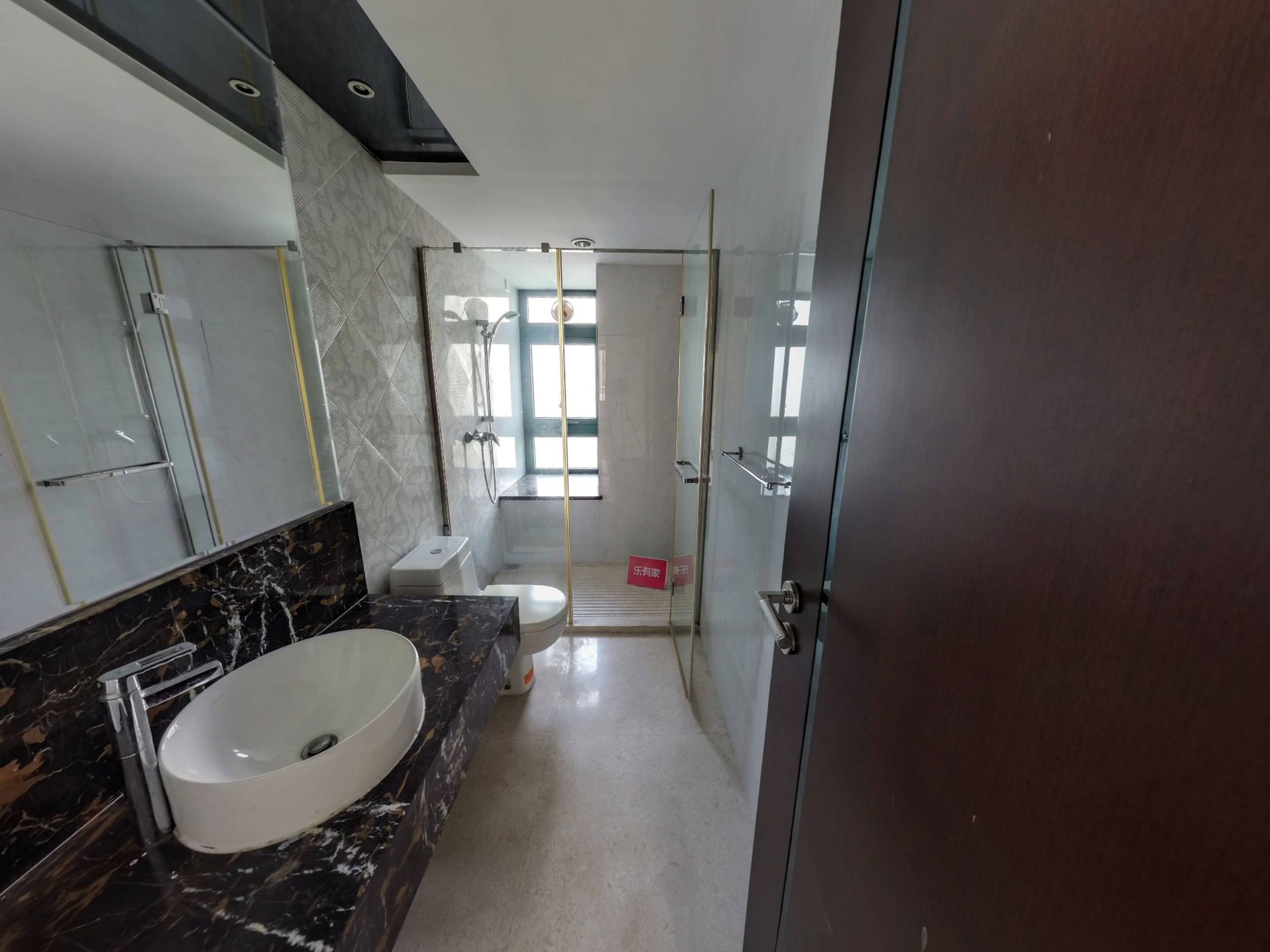 雅居乐熹玥，方正户型，南向采光，重点学校，地面花园，人车分流，业主诚售，随时看房！