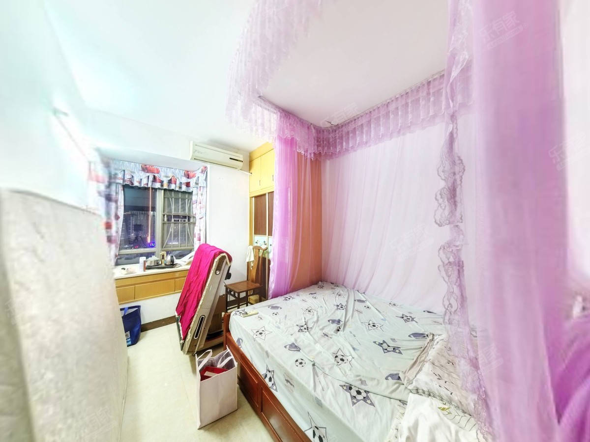 港口华师学校旁，带大平台