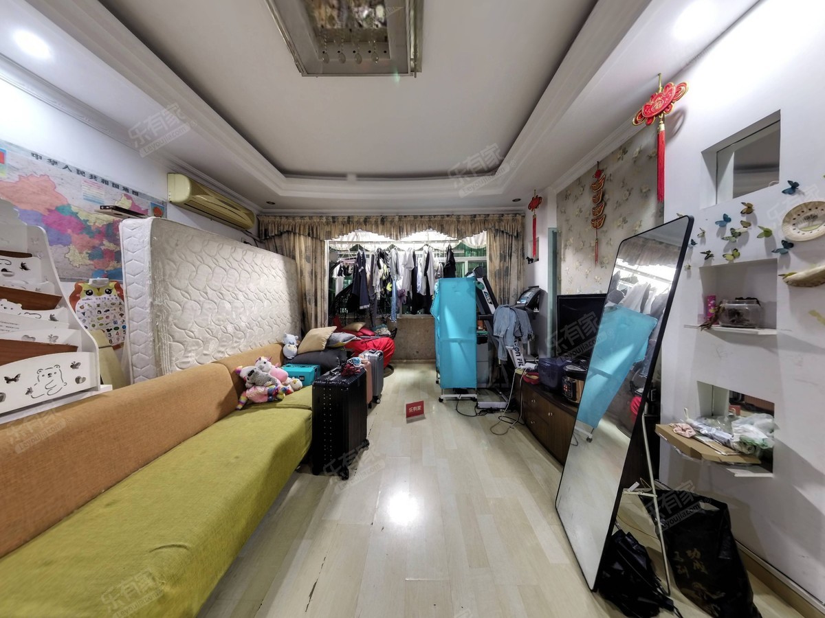 房屋户型方正，光线明亮，空气对流