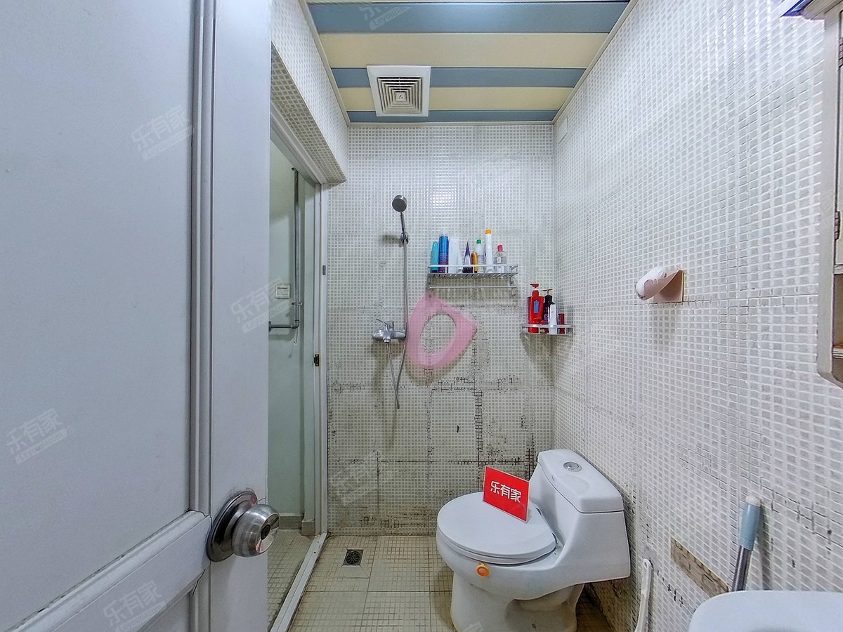 城投青莲公寓厕所-1