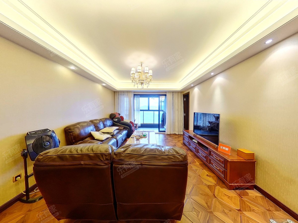 标准大4房卖，产权优质-深圳万科璞悦山二手房