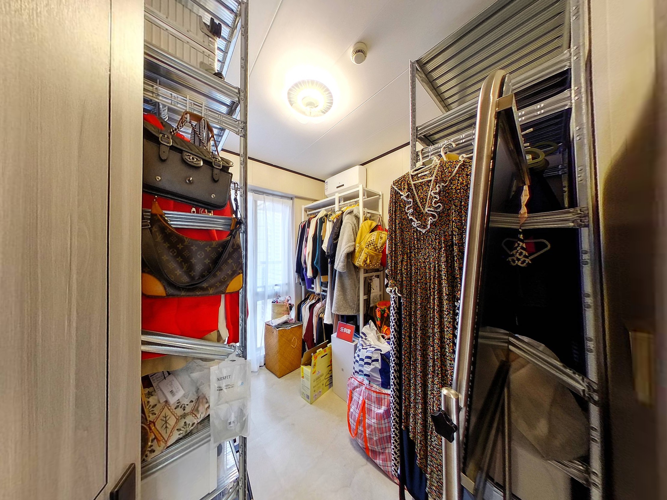 星河银湖谷 东北 精装 4室 2厅 88.83m²