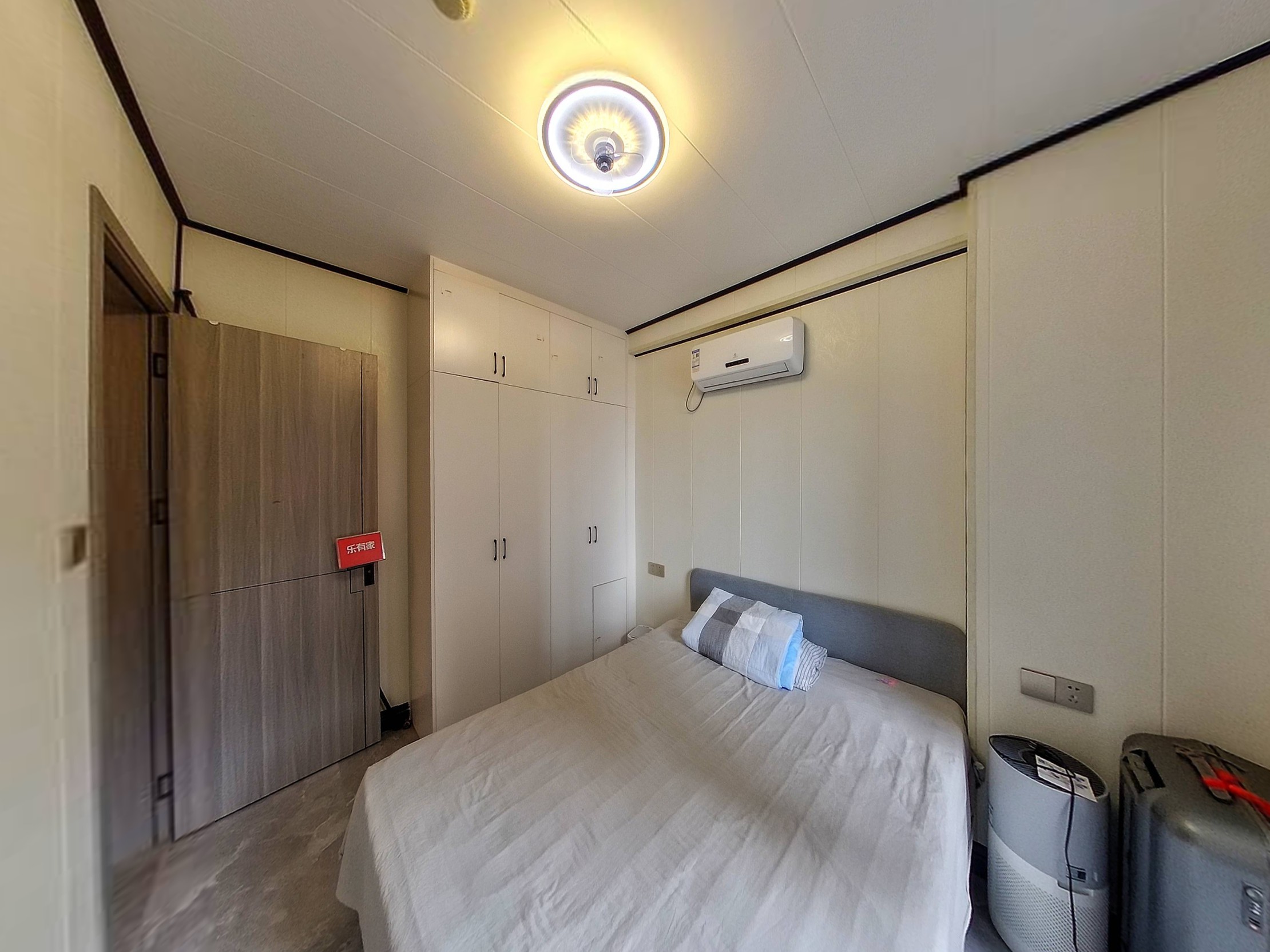 星河银湖谷 东北 精装 4室 2厅 88.83m²