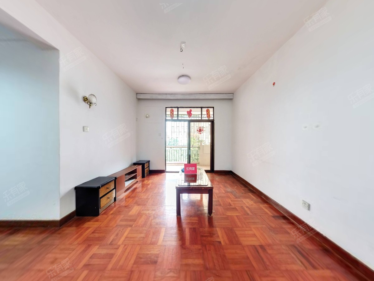 花园社区，客厅出阳台，南二外学府-深圳龙城新苑二手房