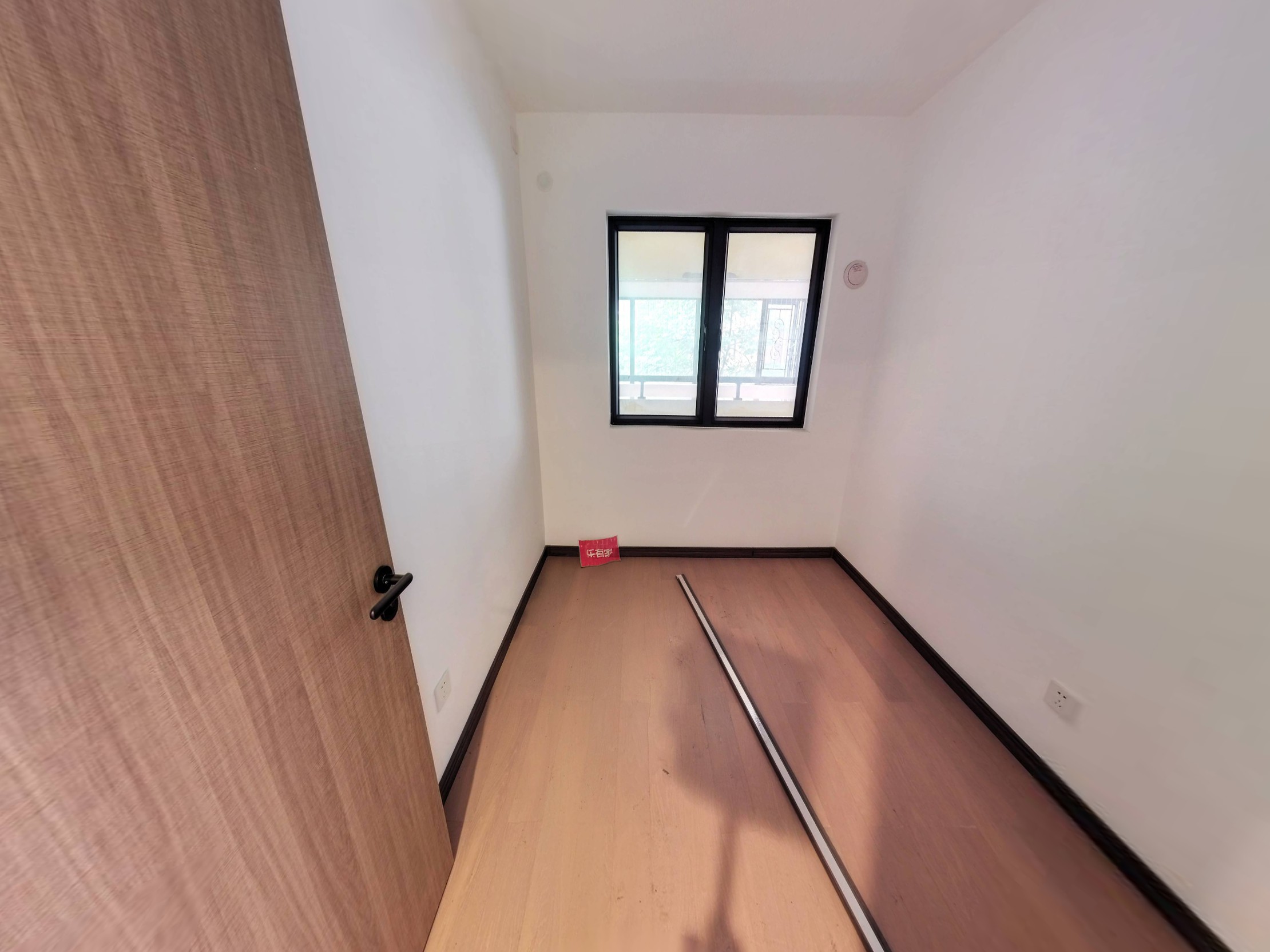 万科金色里程，税费低、户型方正、朝南采光佳，楼龄新带花园，业主诚售，随时看房！