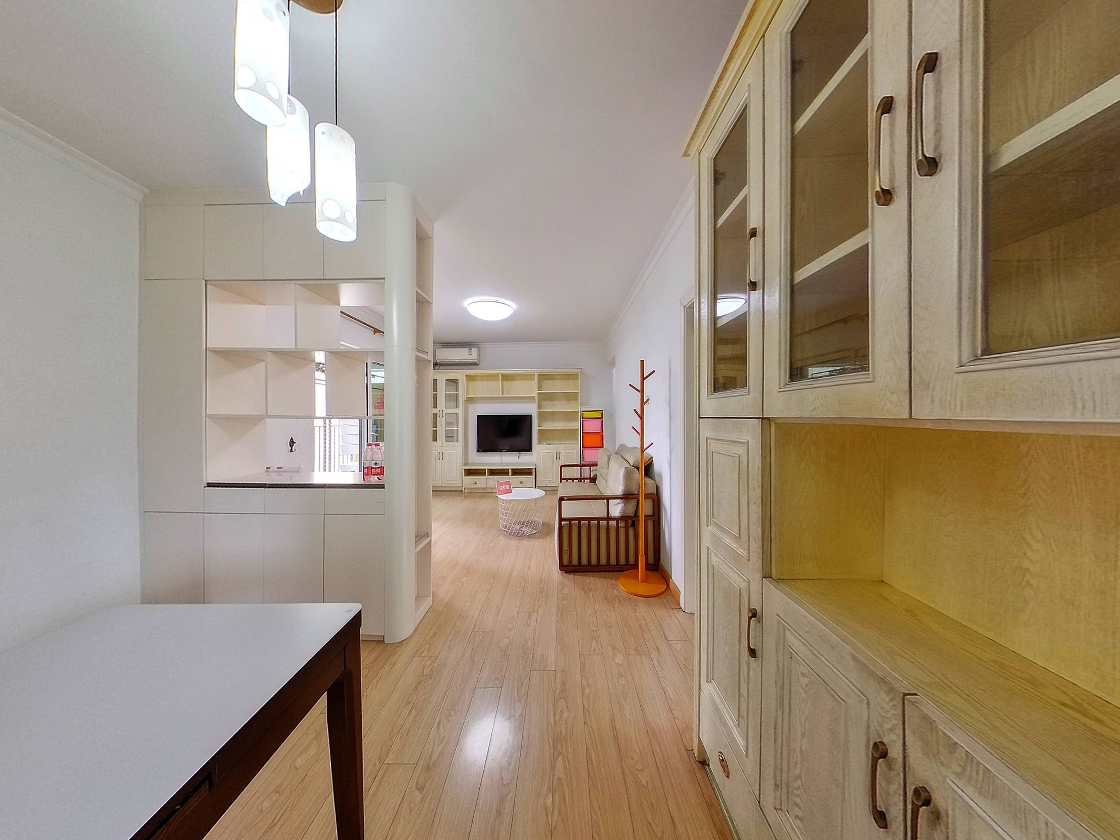 侨香村，精装3房，城心出售