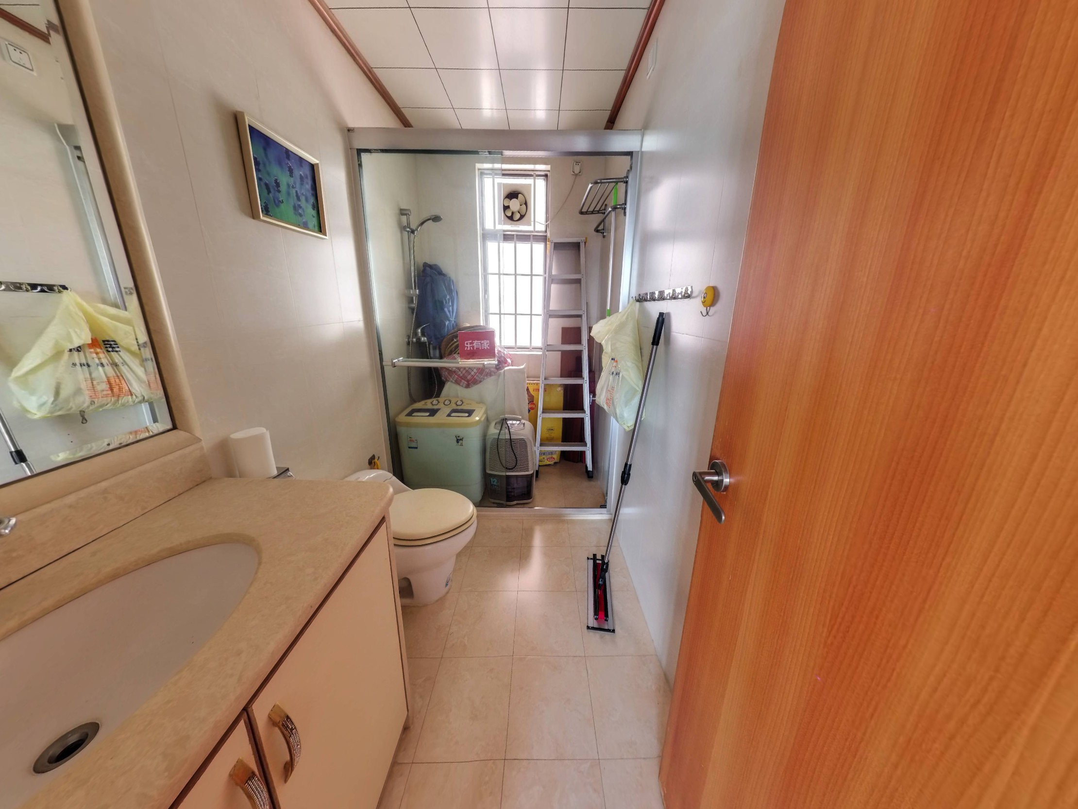 奕翠园三期，方正户型高赠送，车位充足带花园，重点学校旁，业主诚心售，随时看房！