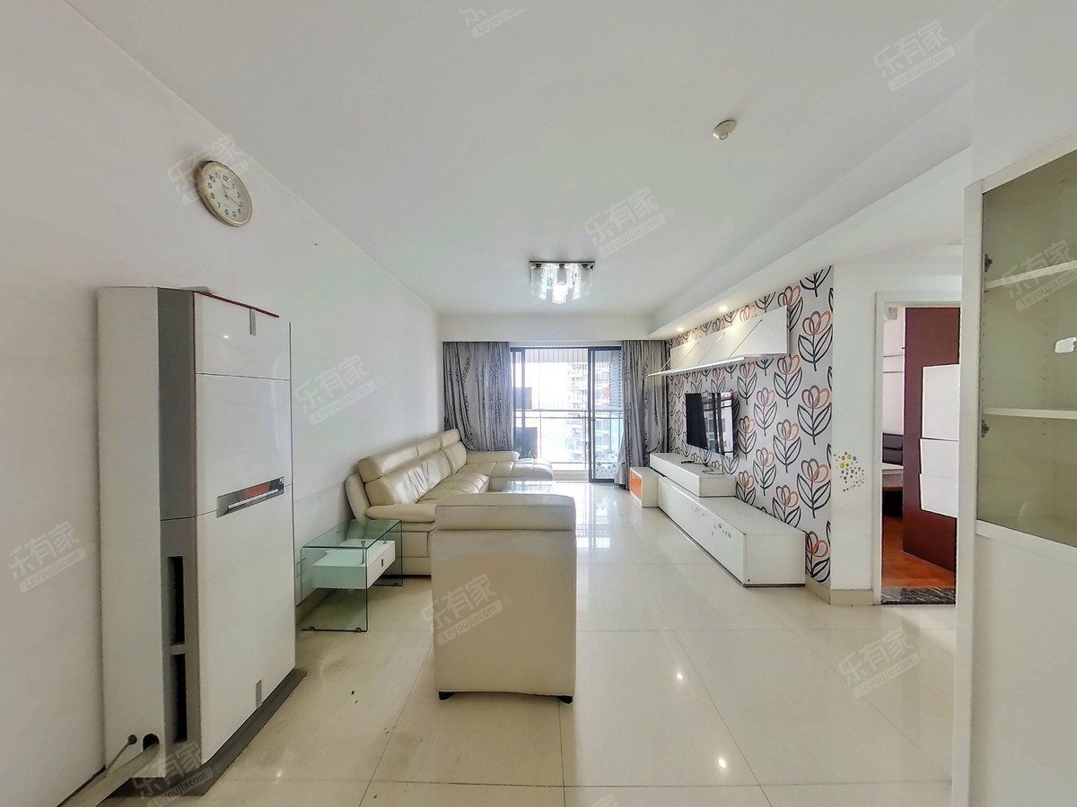 上品雅园，大四房客厅敞亮-佛山上品雅园二手房