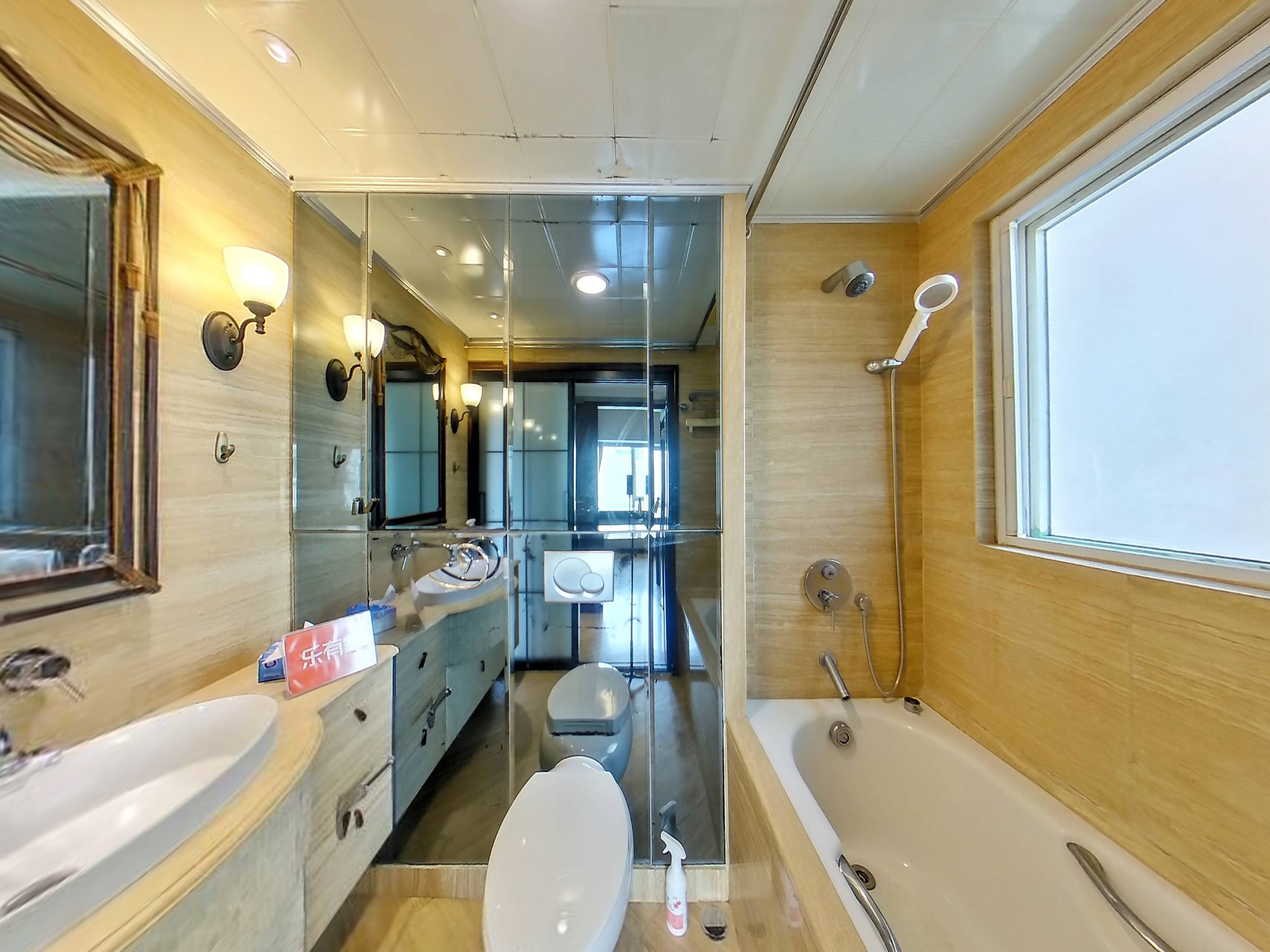 户型实用，格局明亮，通风采光好，实用面积大