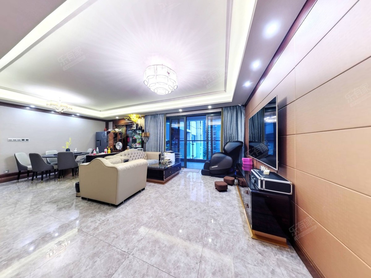 业主房子保养非常好，适合居住-深圳国香山翡翠华庭二手房