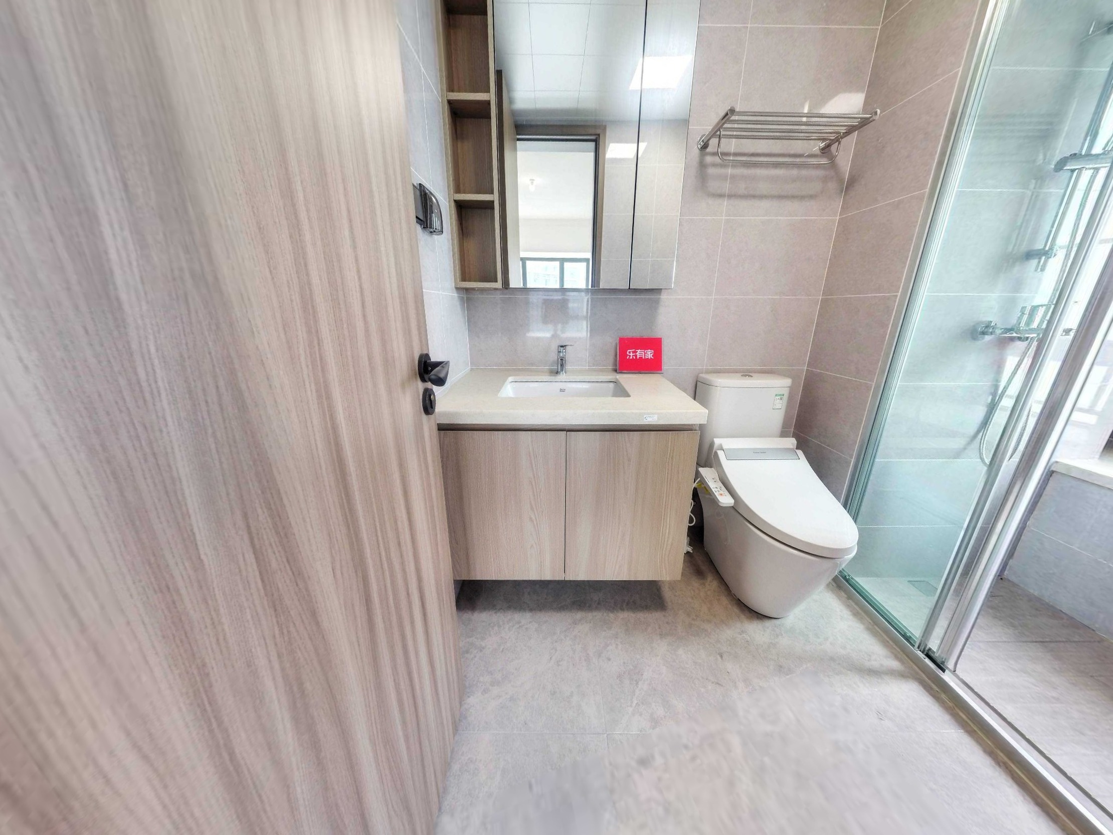 太阳城商圈次新小区越秀建发精装4房业主诚心出售