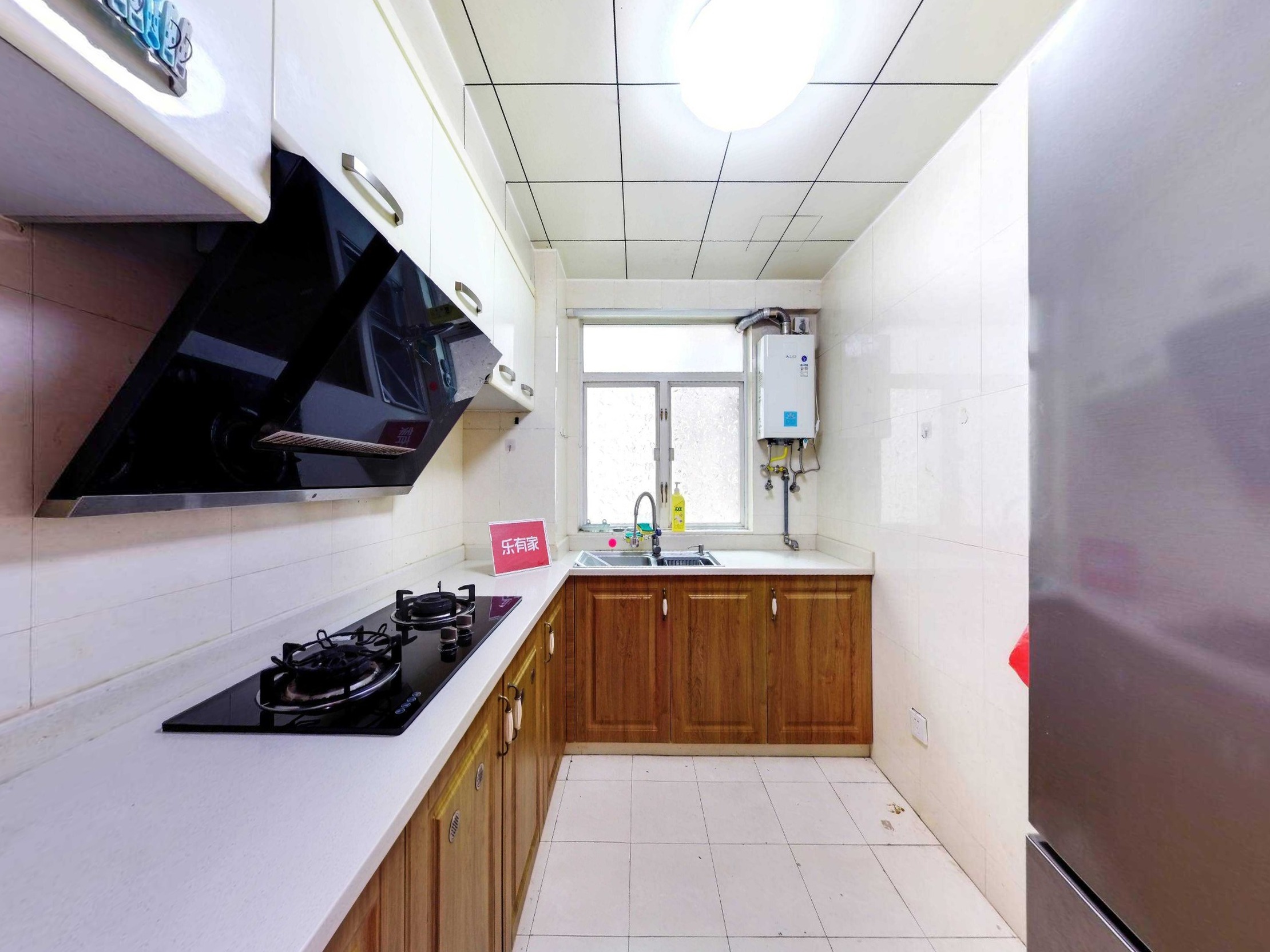 东区体育馆对面雍景园精装3房出售，视野开阔