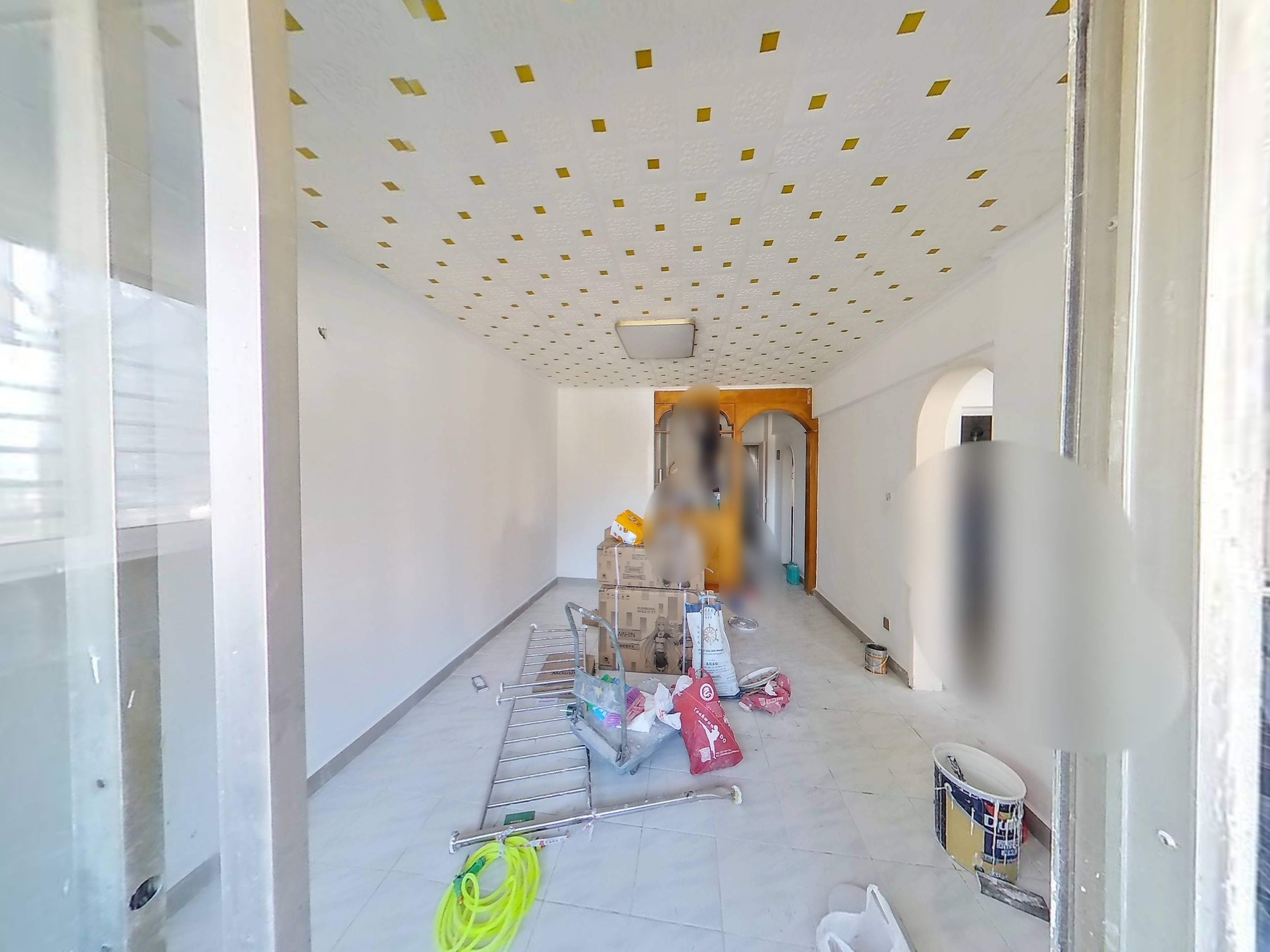 景福大厦三房，厅出阳台，居住舒适