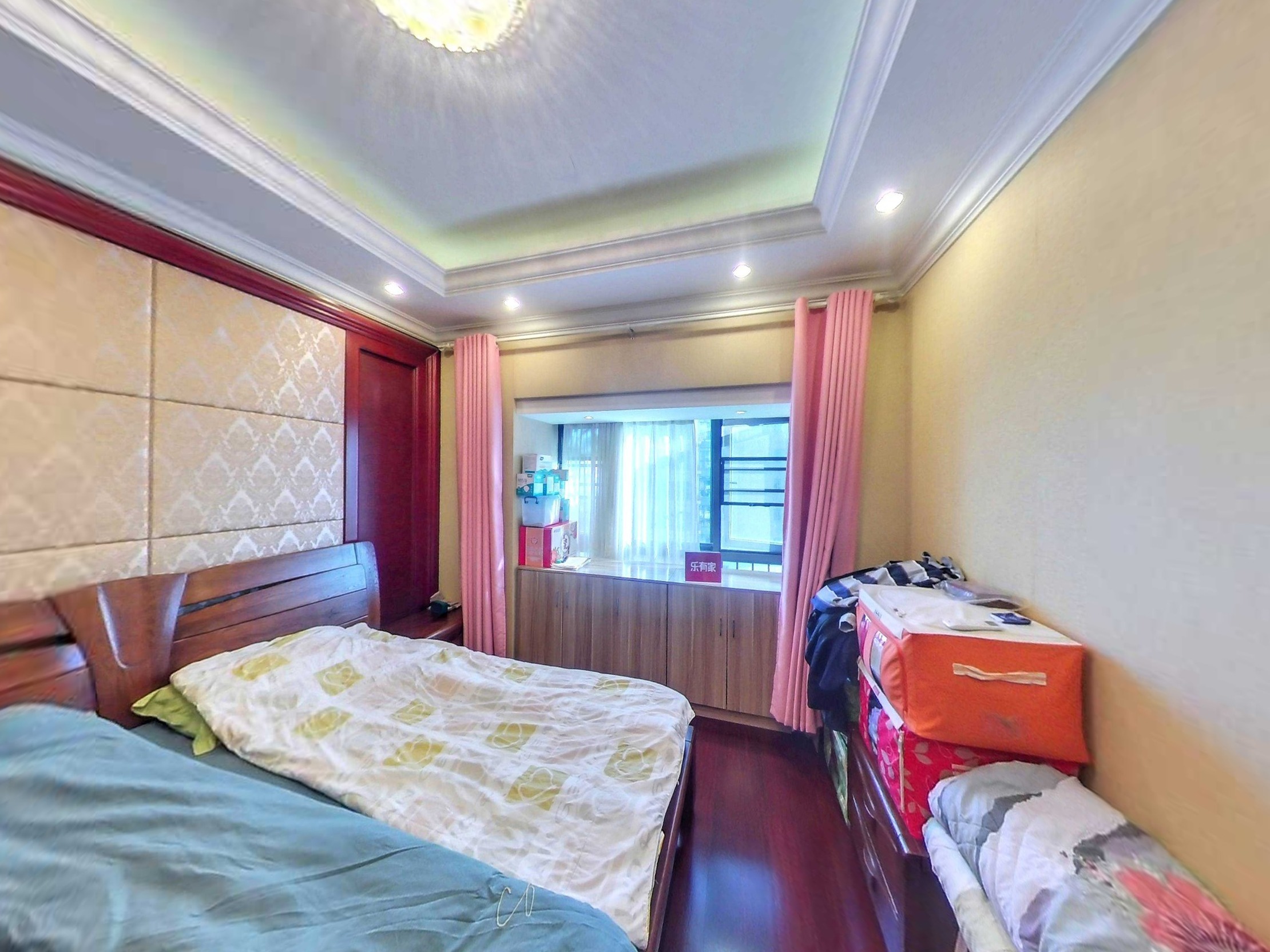 国香山花园，户型方正，实用性大，适合住家