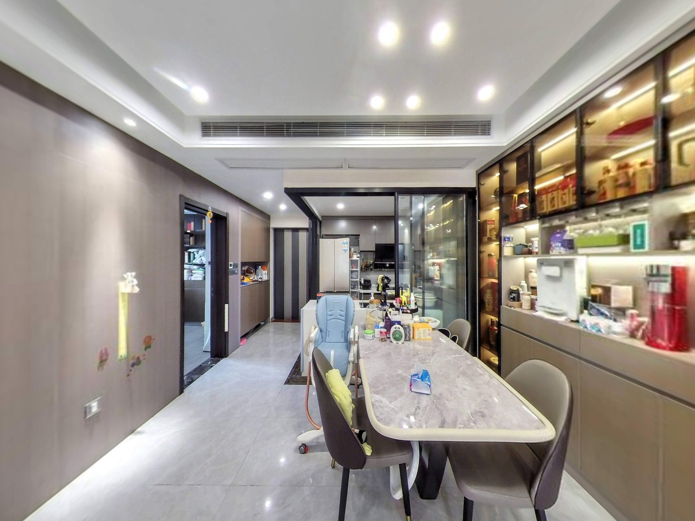 12号线地铁口，新天虹对面，京基御景珑庭，精装四房，诚心出售