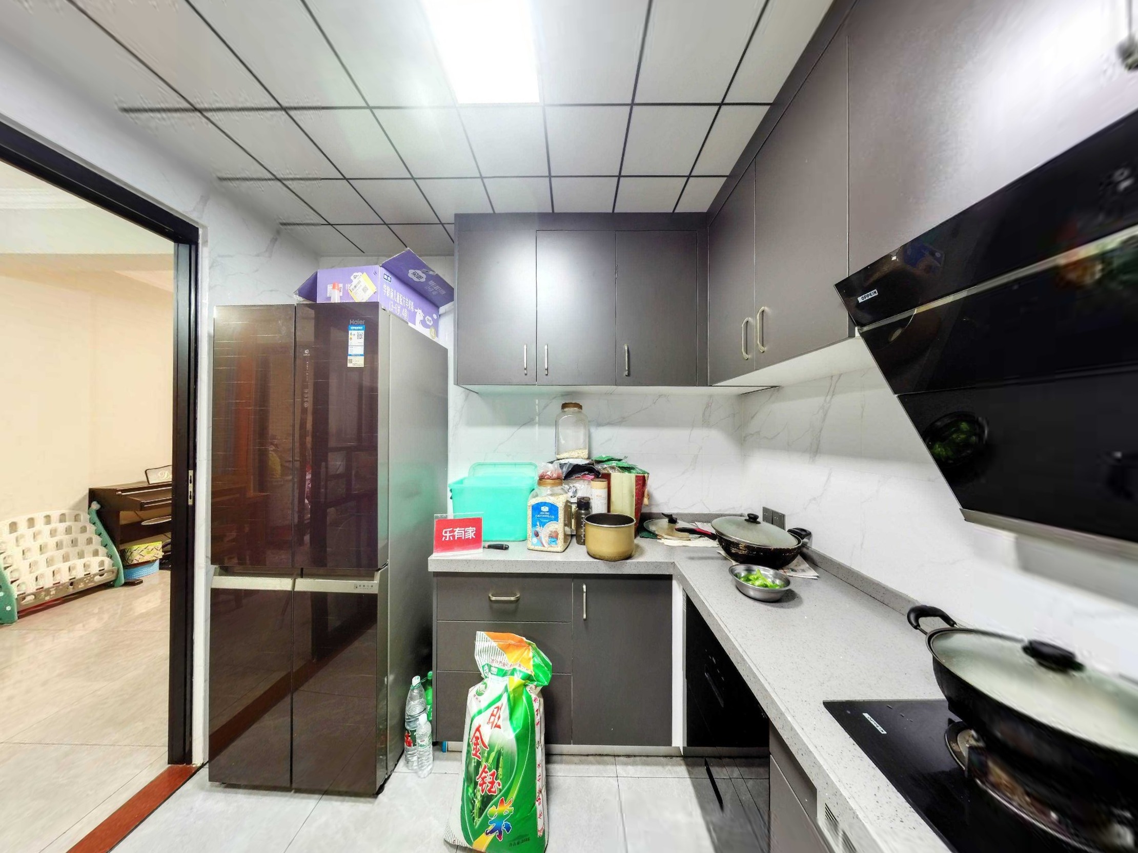 五洲康城，精装三房低楼层南北通透采光佳