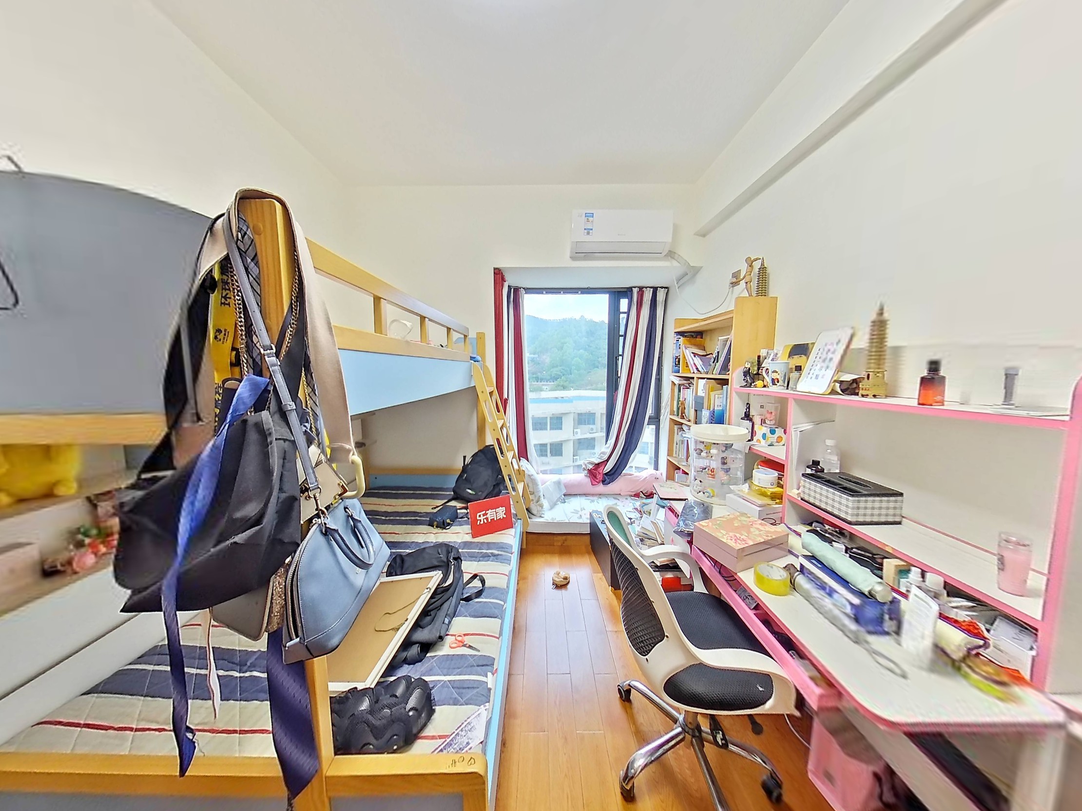 金地香蜜山改善居家，端头位三房，出行方便