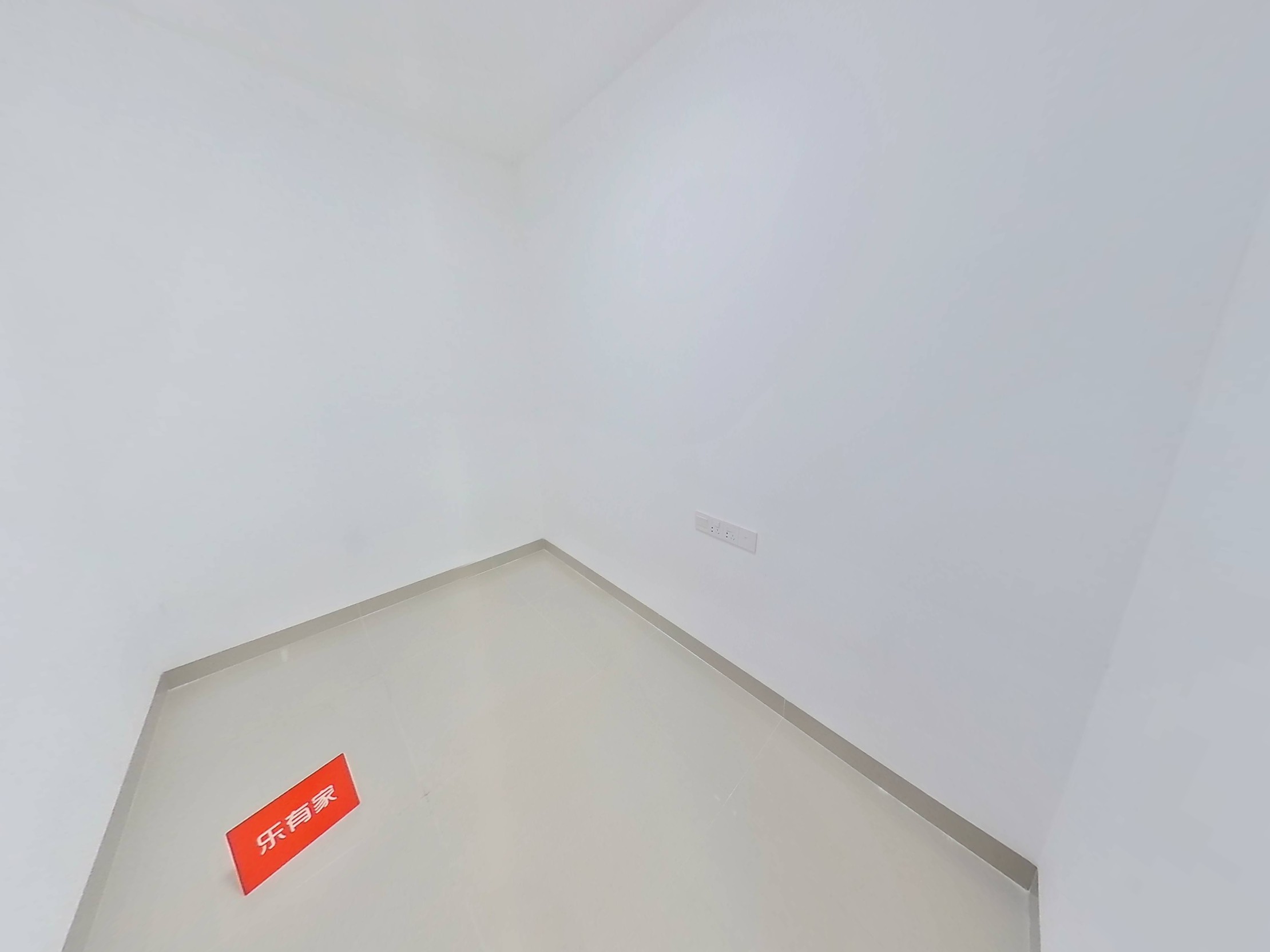 会展旁，辛诚，精装，急售，预约看房！