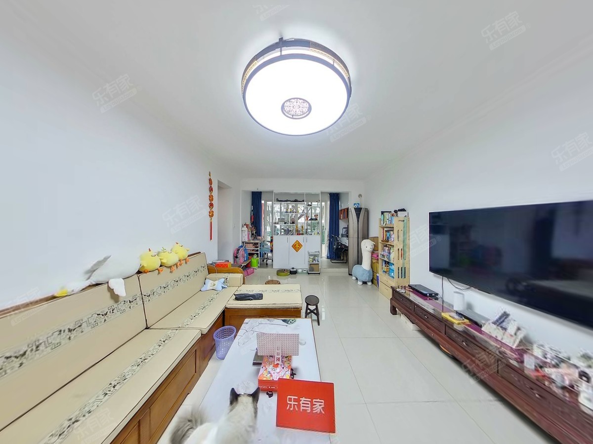 莲花山旁，大阳台，拎包入住大三房，有车位