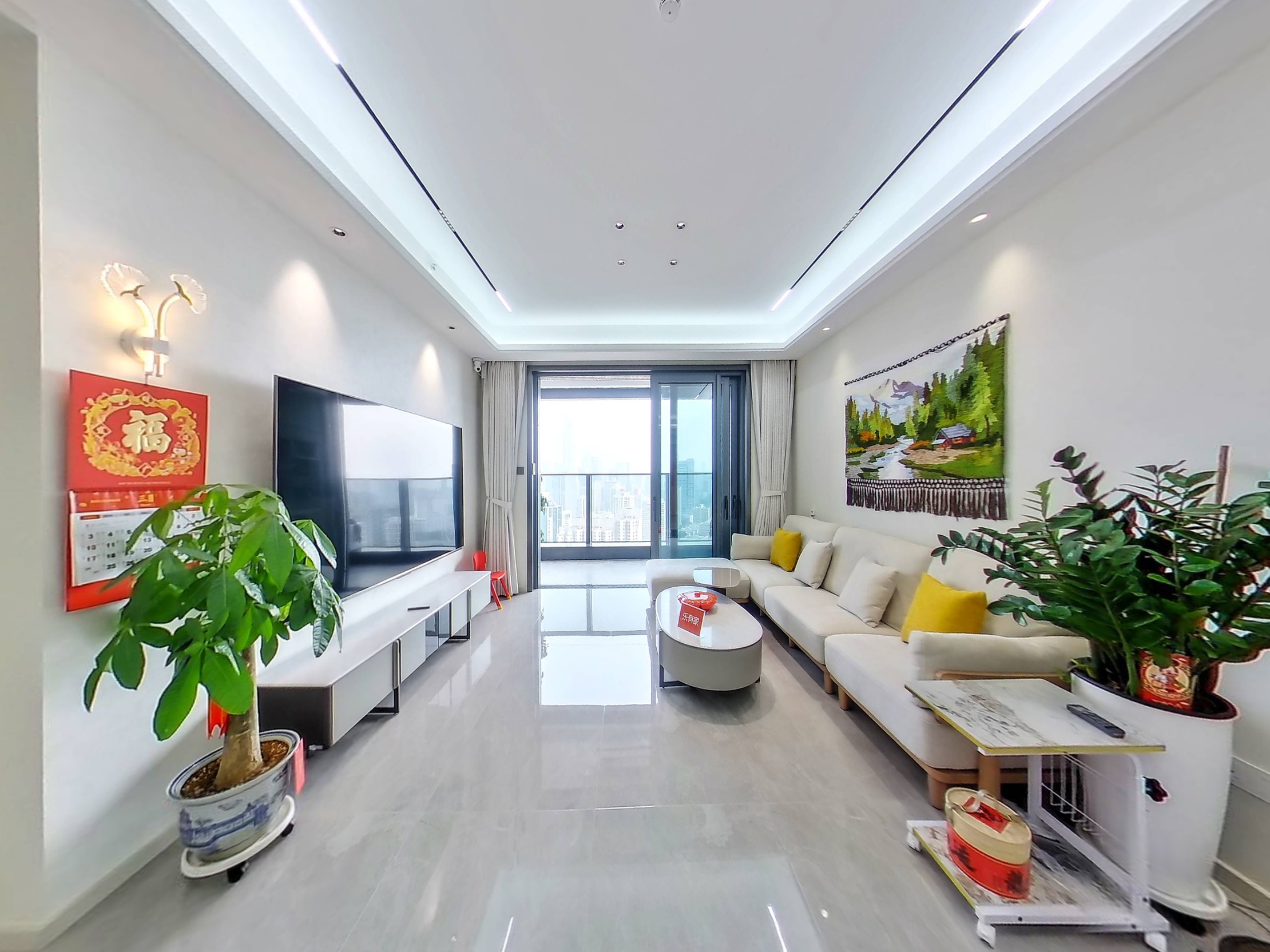 次新小区，精装修三房，诚心出售