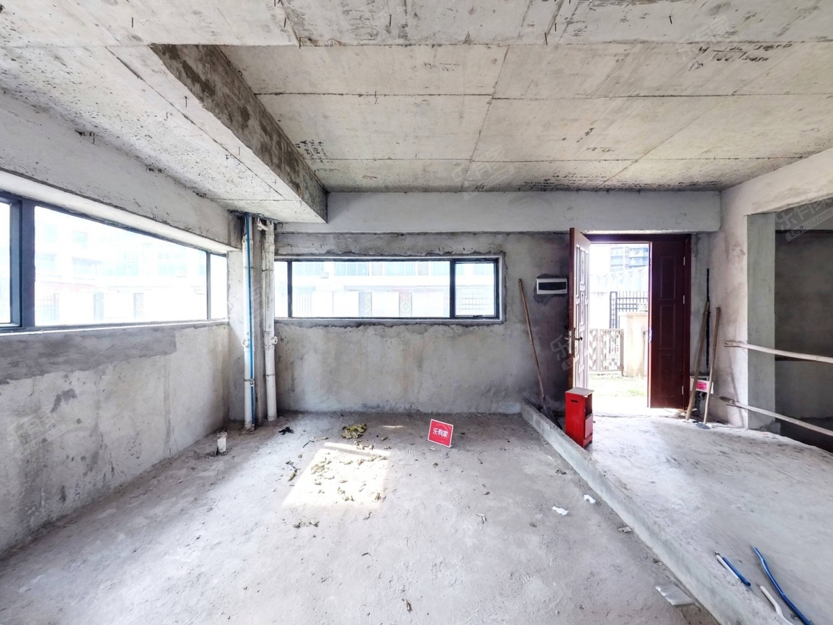 双拼别1墅，大户型有地下室