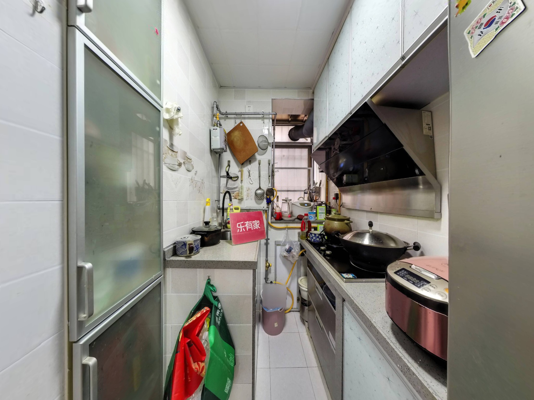 深中小户型，业主自住，保养很好，价格2字头！