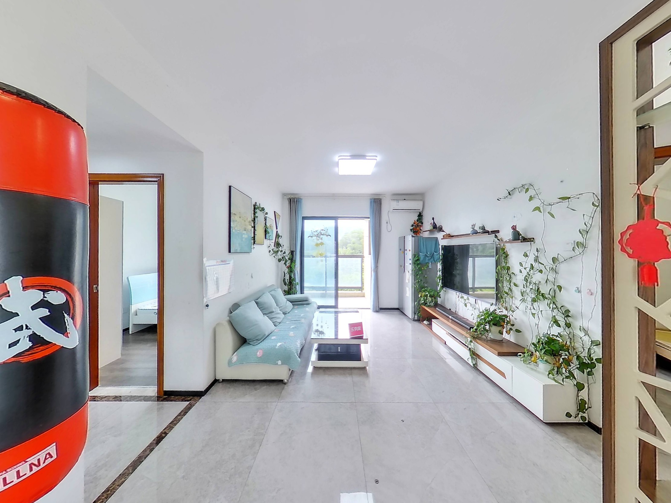 诚心出售太阳雨家园，户型方正，通风采光佳，带地面花园，人车分流，价格低于均价，机会难得！