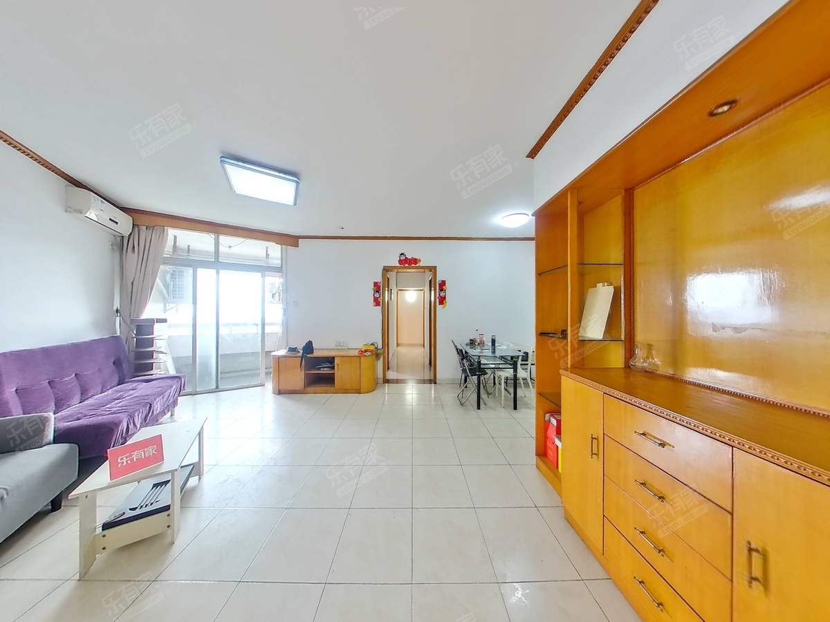 新天鹅堡东南普装6室2厅301.44m²