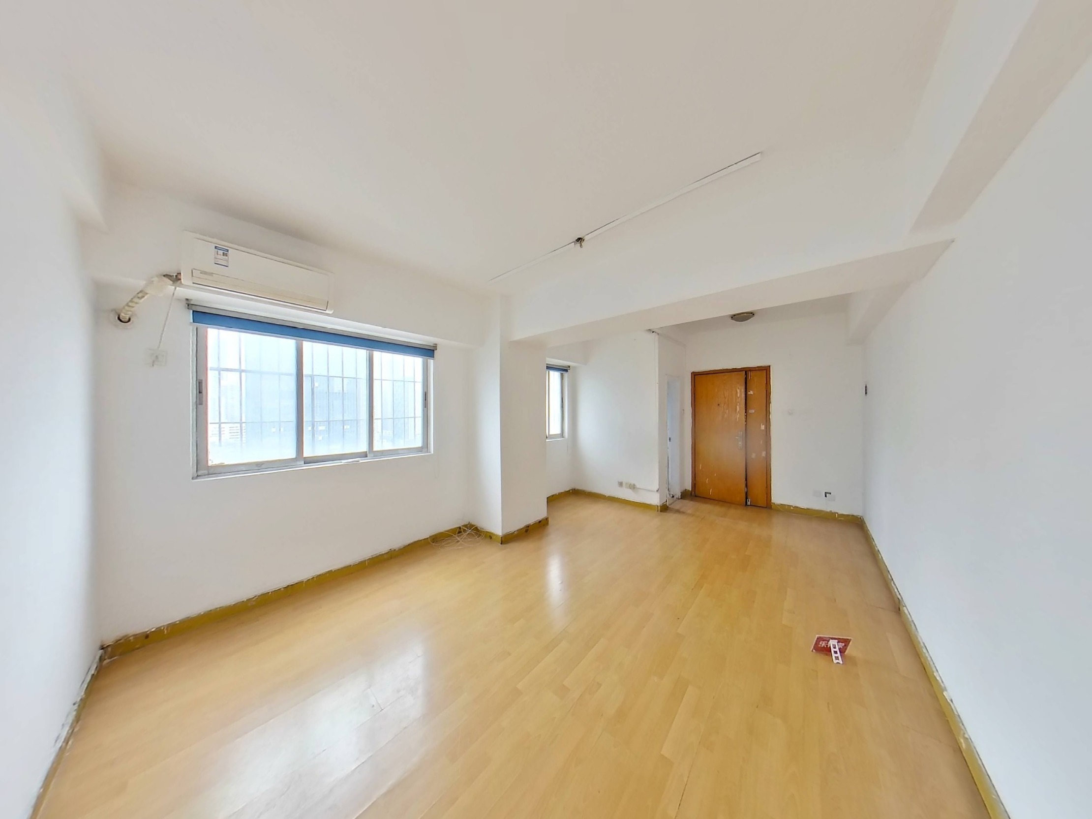 现代之窗东普装1室2厅62.89m²