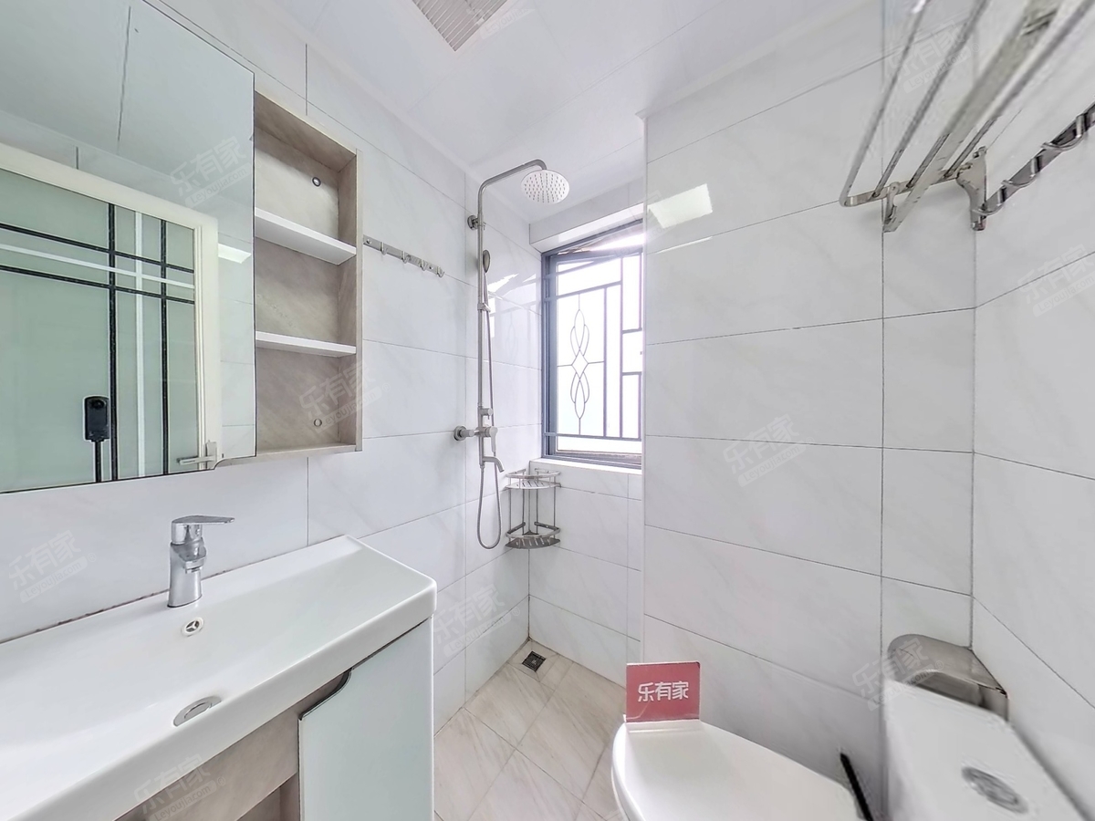 光明一号新出精装三房高楼层视野开阔采光充足业主诚心出售