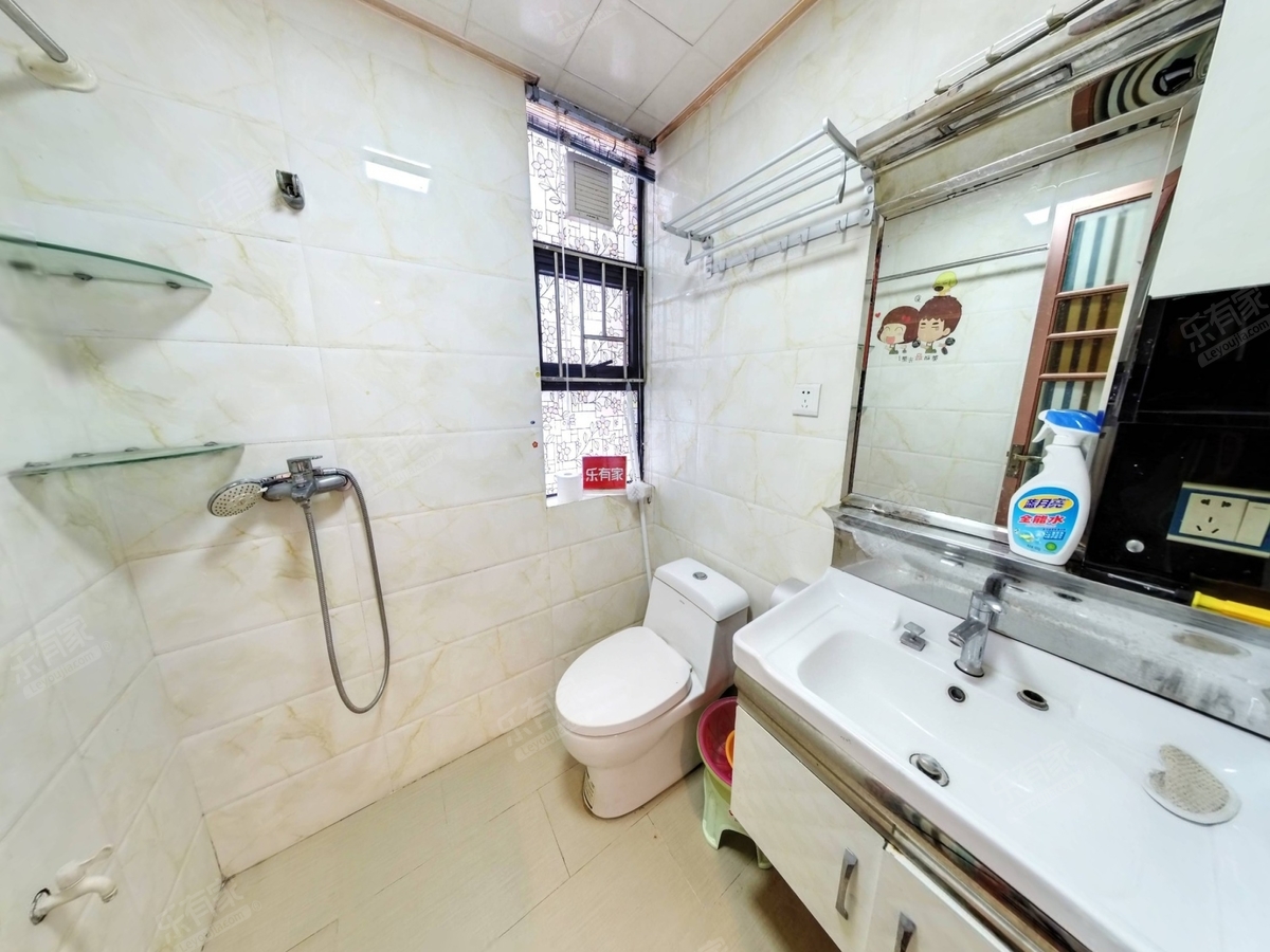 岭南印象小区中间精装四房随时可看房