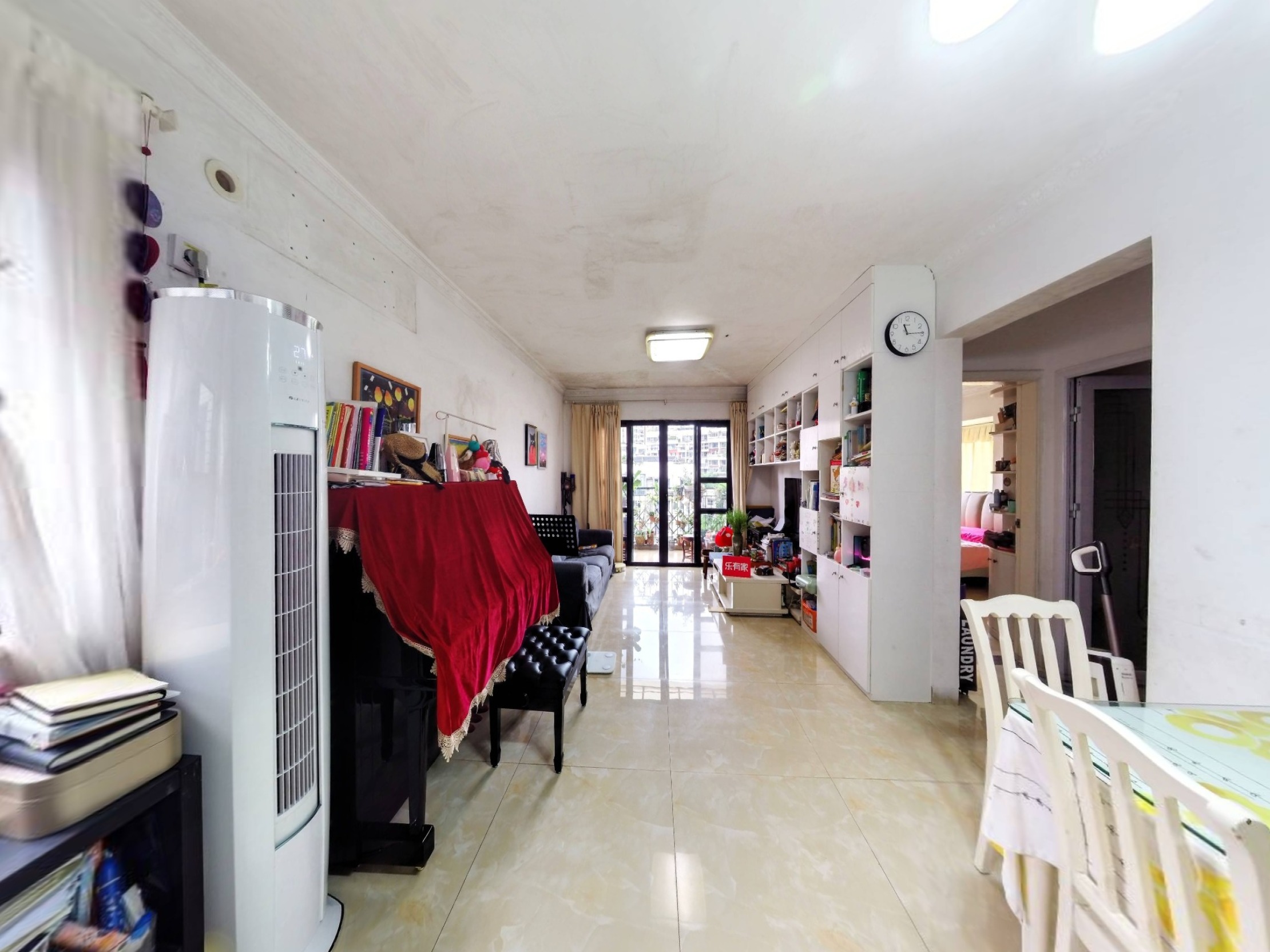 中海半山溪谷，高楼层厅出阳台，附带地面花园，人车分流，业主诚心出售！