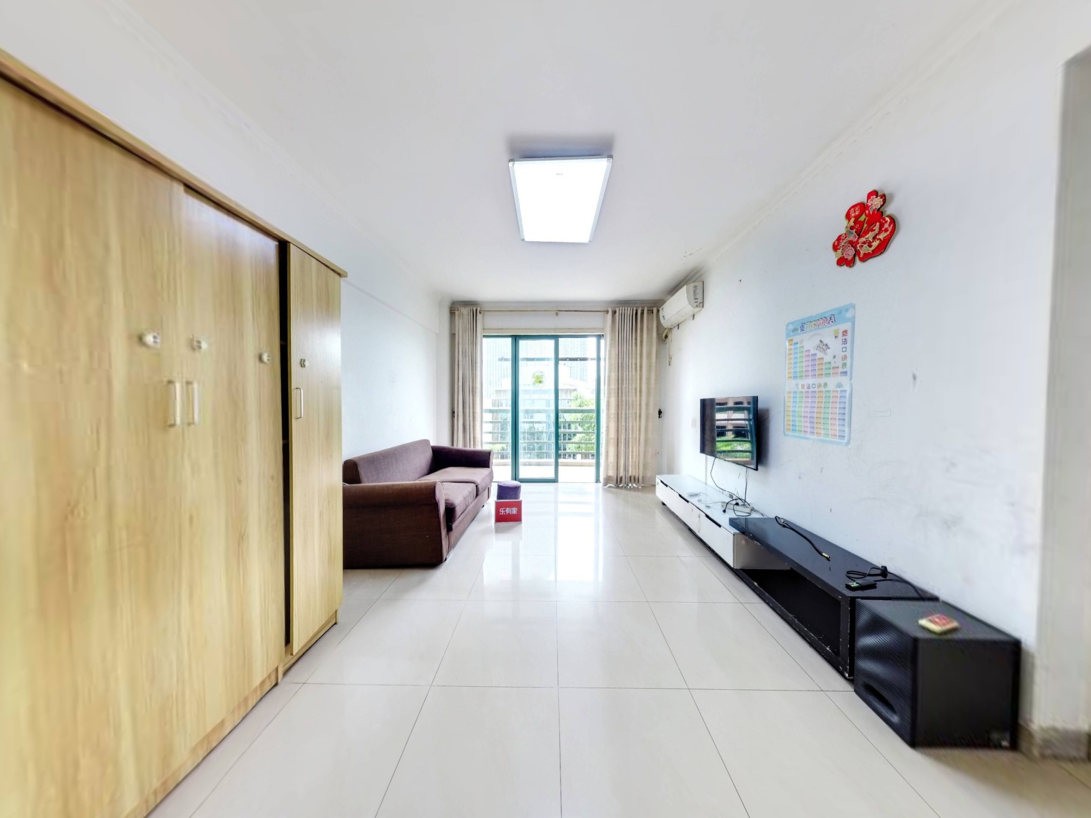 南山电梯小高层大两房，价格可谈，急出