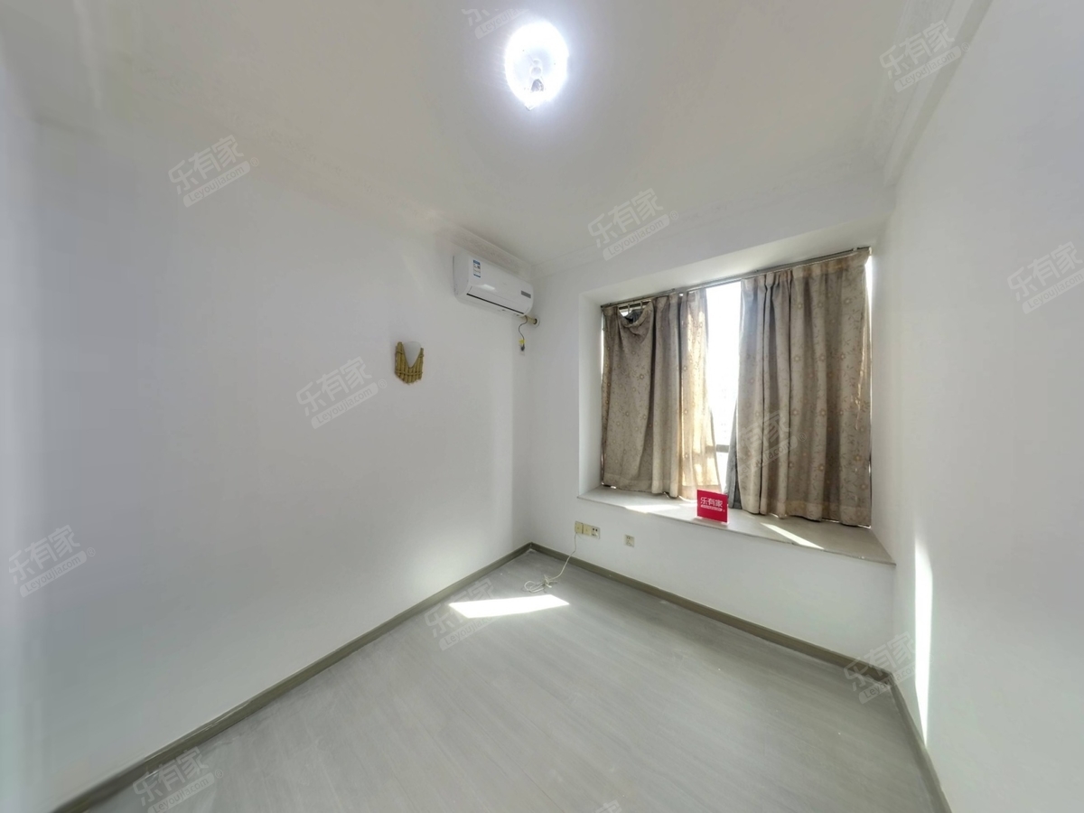 户型方正，通透性好-深圳深航飞行员公寓二手房