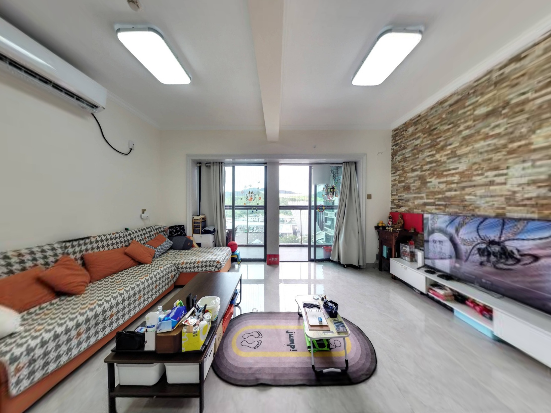 莲塘优质房源，三室两厅布局合理，南向采光充足，改造空间大，自由发挥设计理想家居。