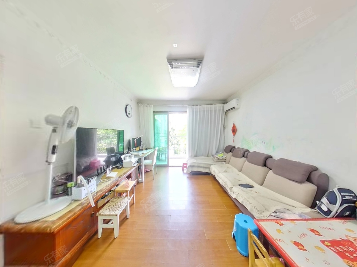 房子是业主自住装修，保养非常不错，业主诚租-江门星光之约花园租房