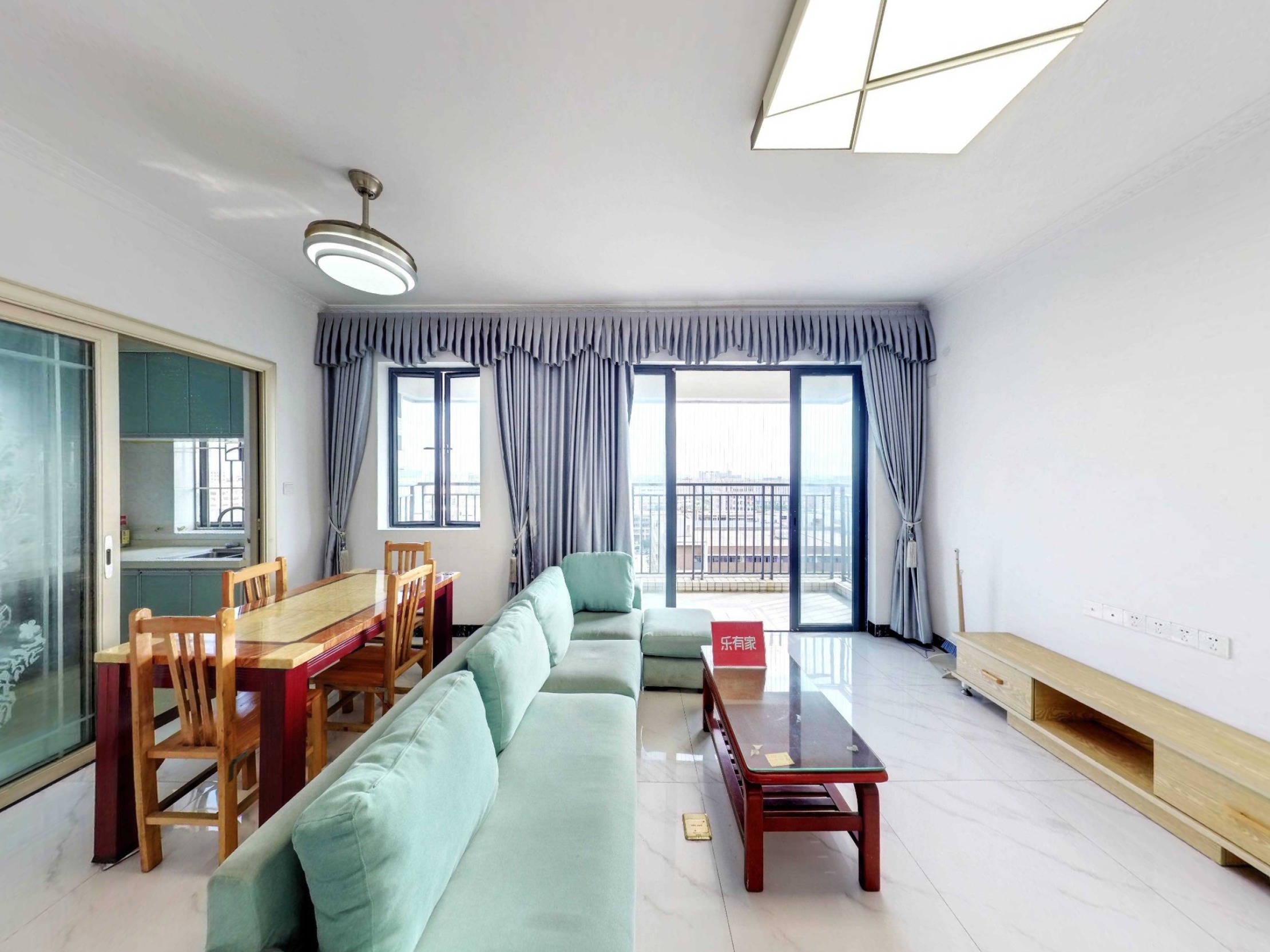 大大的家总价59万宋地下车位-深圳佳诚富鸿花园二手房