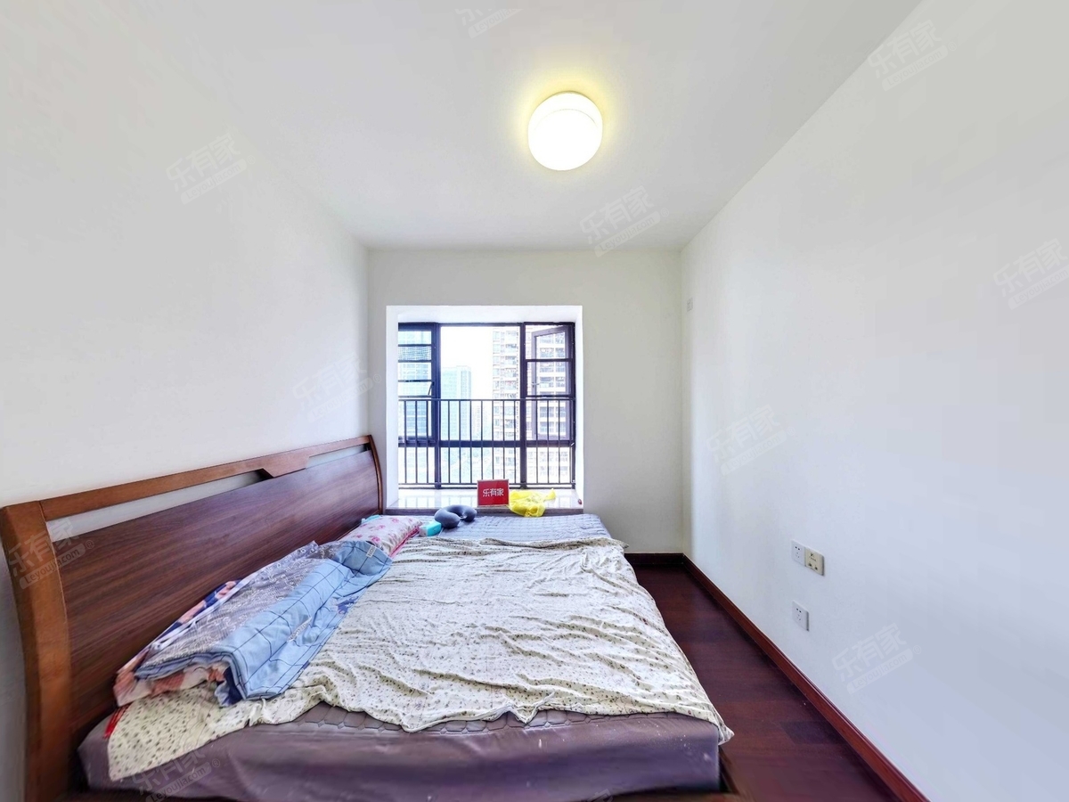 时代云图，繁华地段，地铁口物业，价格可谈，随时看房