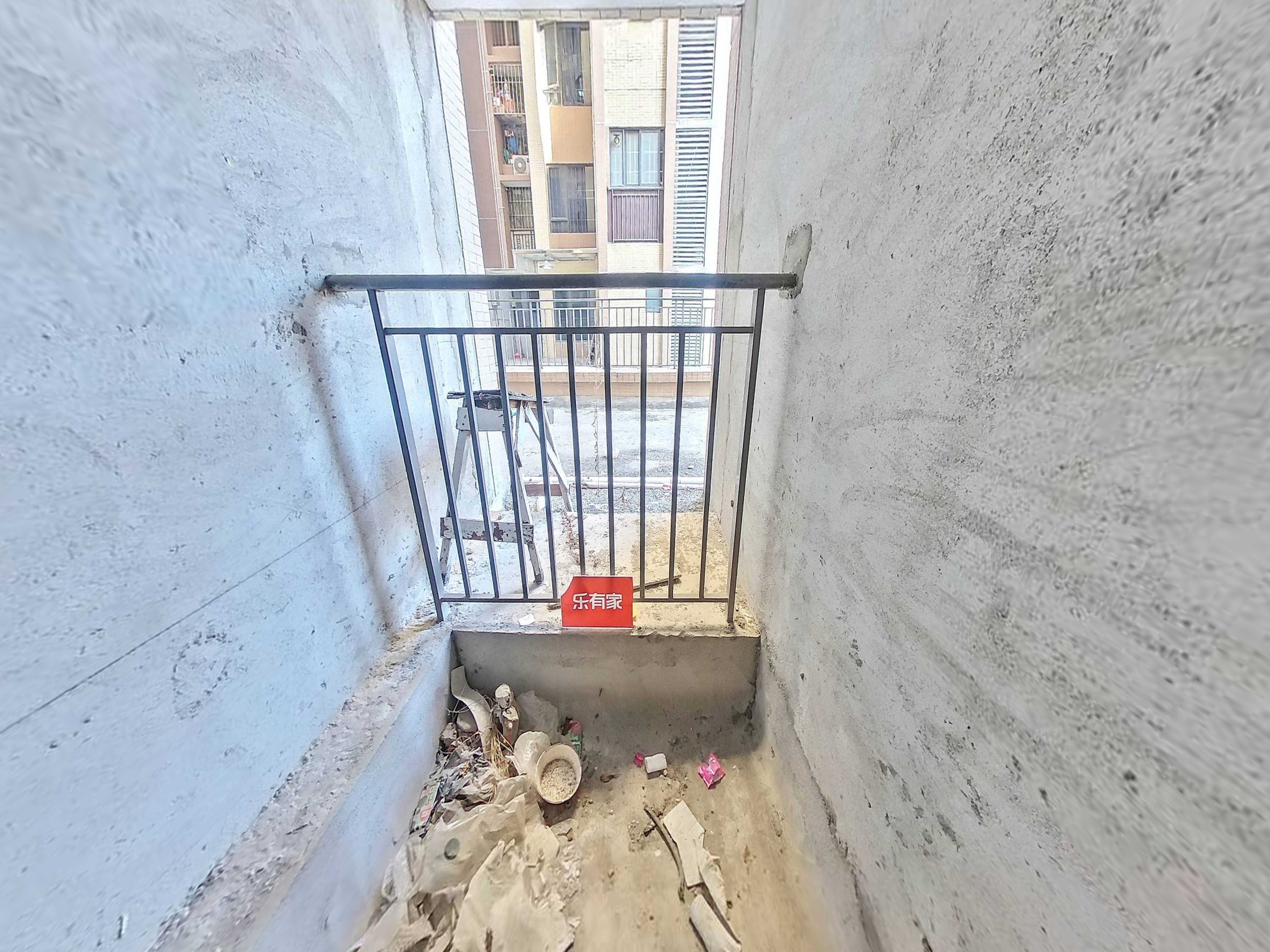 优格国际，南向实用三房，有一个平台，非常实用