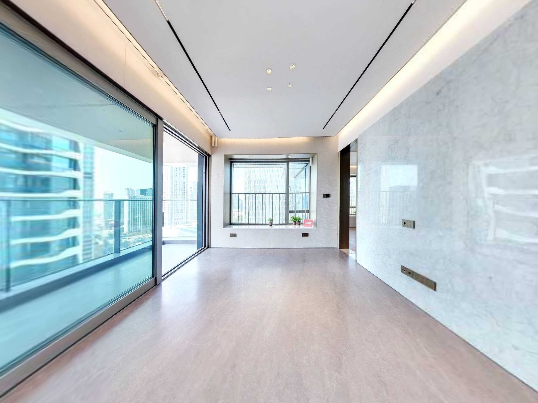 太子湾住宅次新房，没有住过，一线海景大阳台-深圳招商玺家园二手房