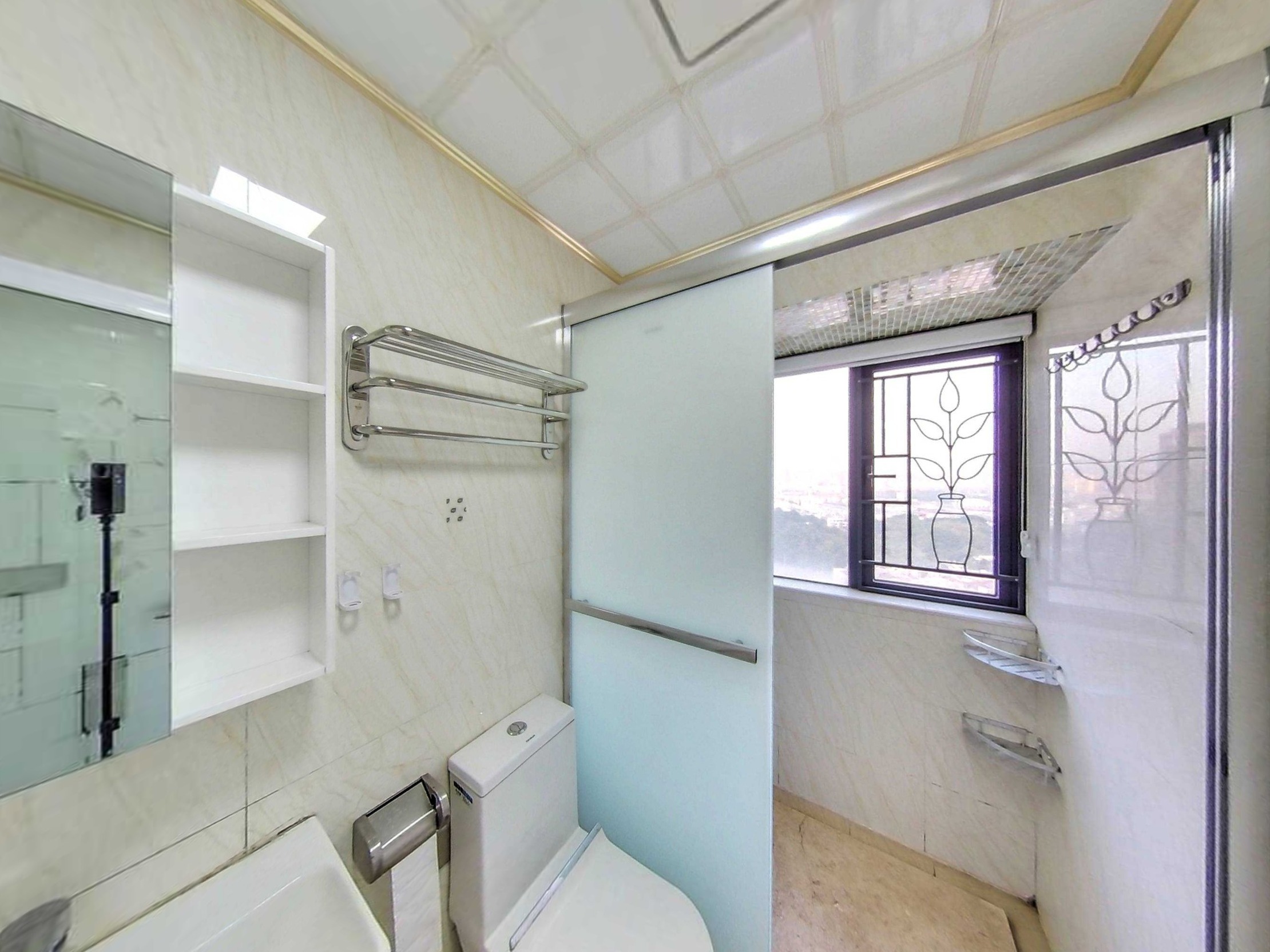 沙井地铁口附近，西荟城三期，高得房，满五有钥匙急售