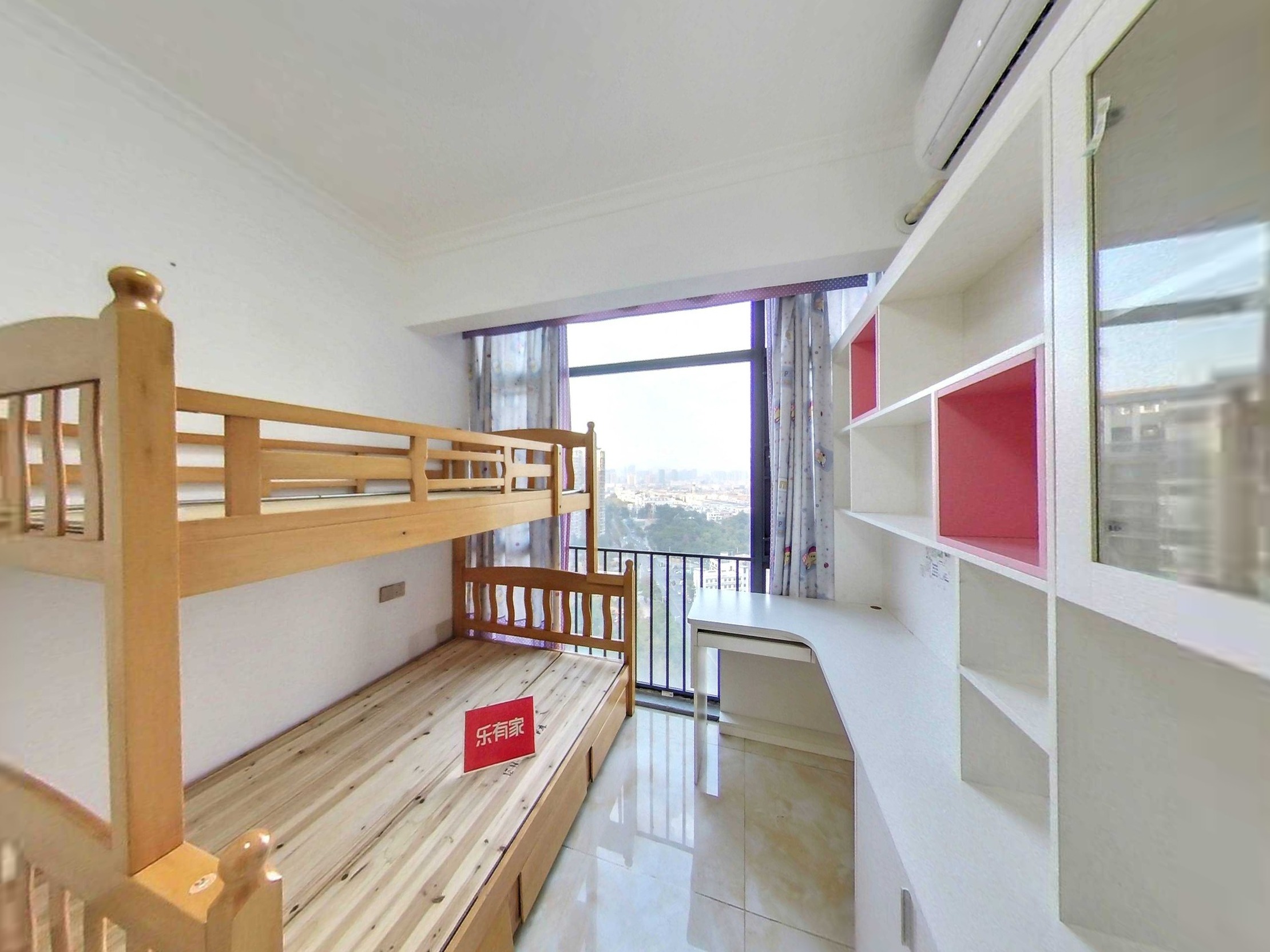 沙井地铁口附近，西荟城三期，高得房，满五有钥匙急售