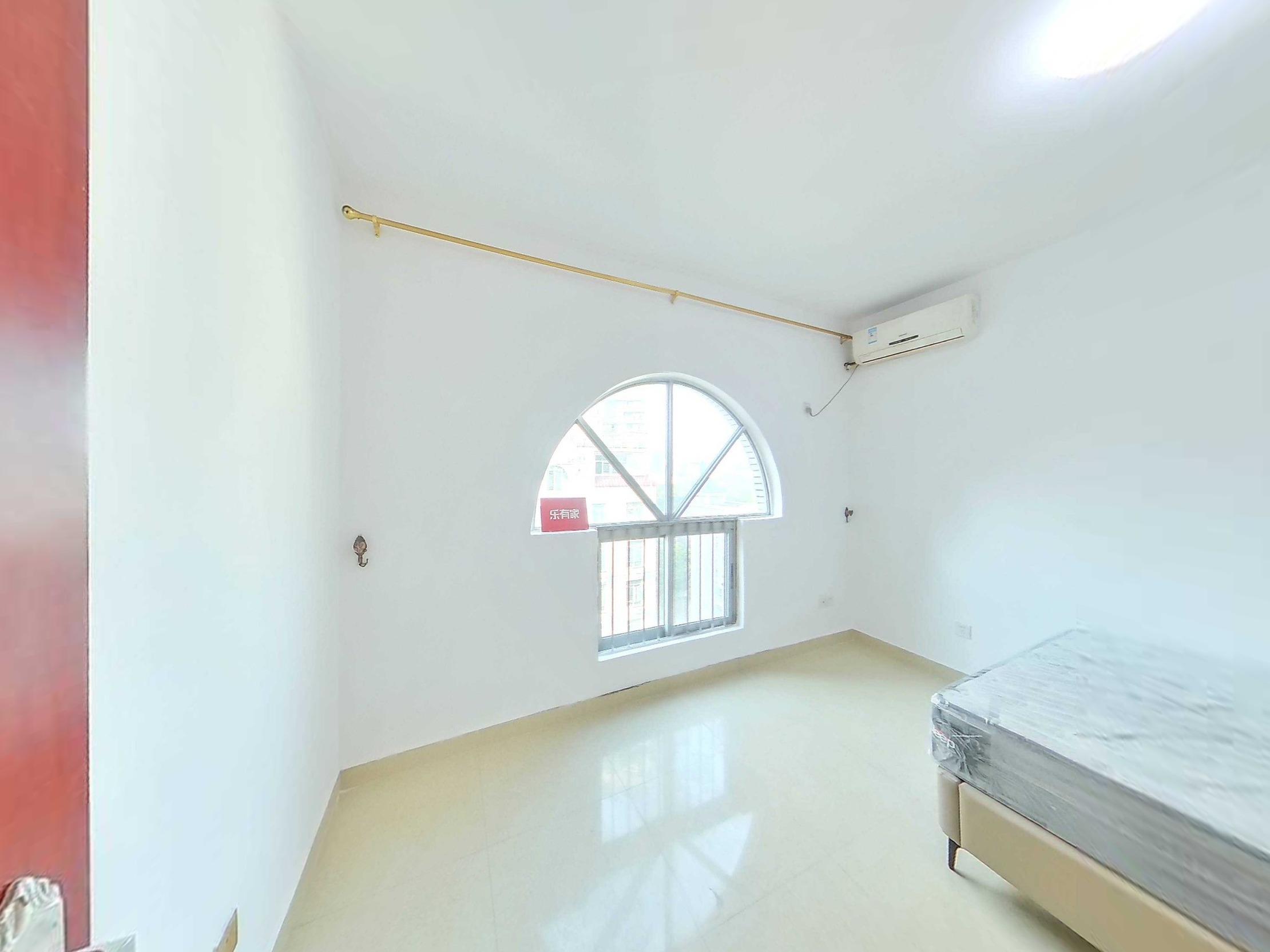 国都高尔夫花园西北精装7室4厅93.6m²