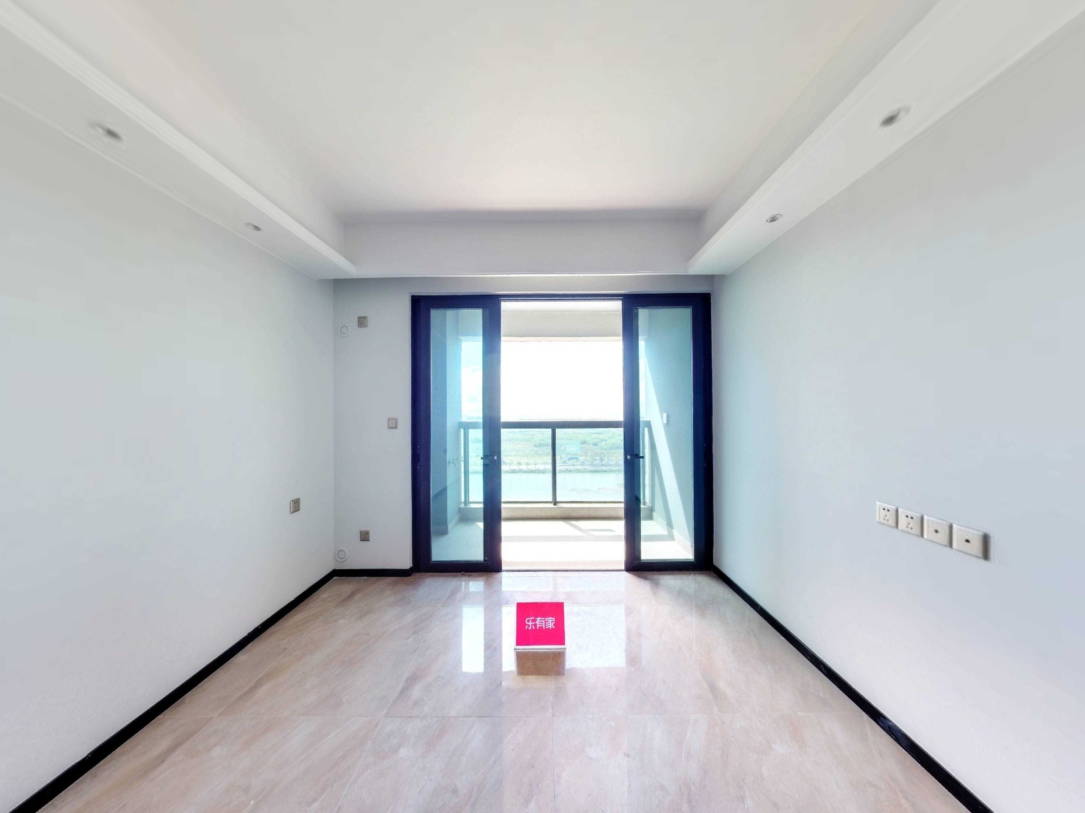 天汇花园，朝南采光佳，中楼层新楼龄，车位充裕，近商业综合体与大型公园，诚心出售，随时看房！-中山天汇花园二手房