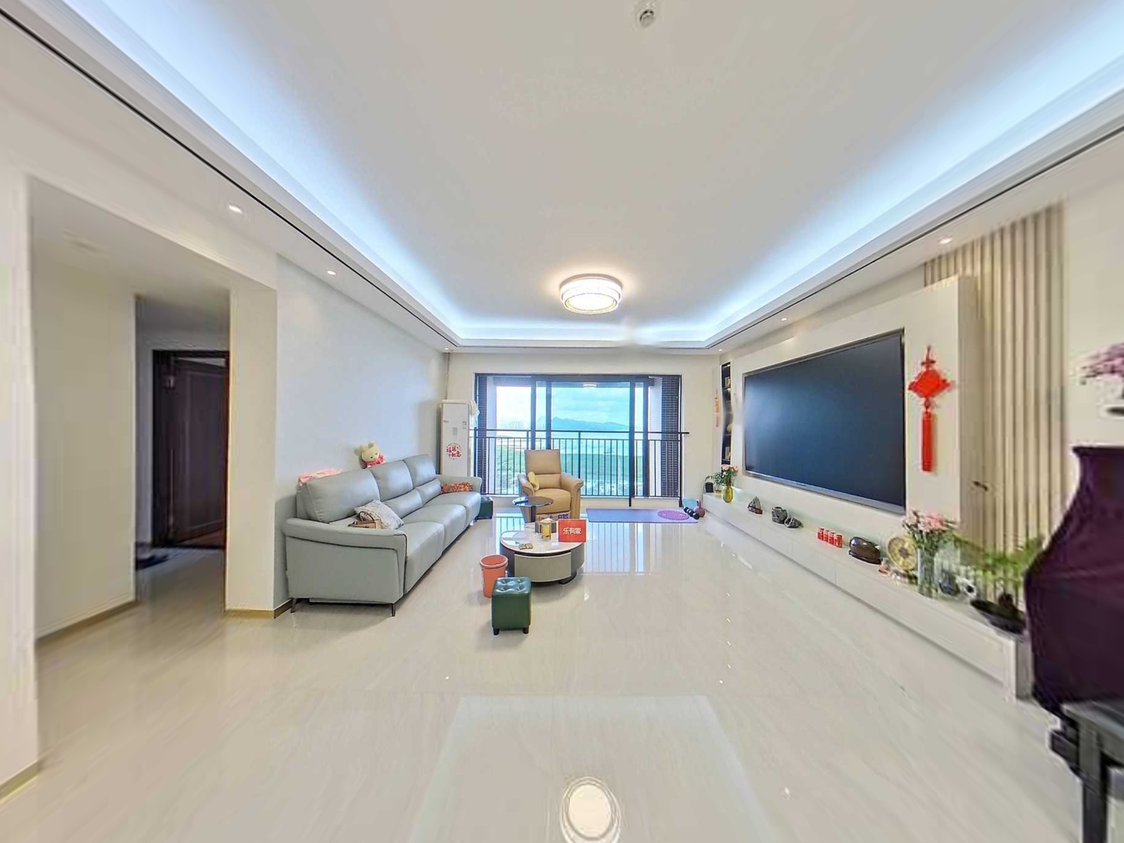 蓝湾半岛前排，有两个露台，精装