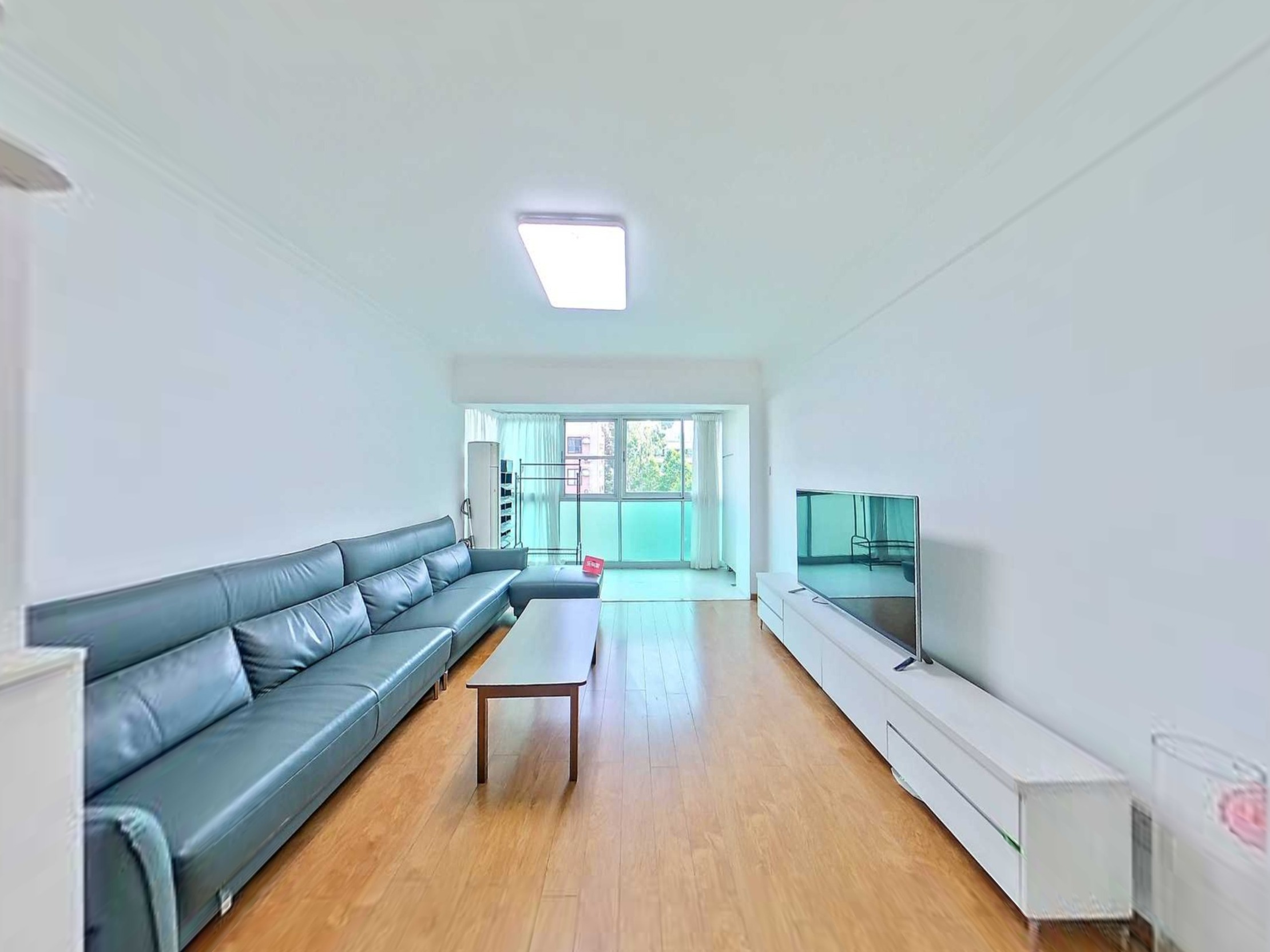 耀荣园诚心出售，方正户型，通风采光佳，地面花园，优质学校环绕，人车分流，理想居住选择。