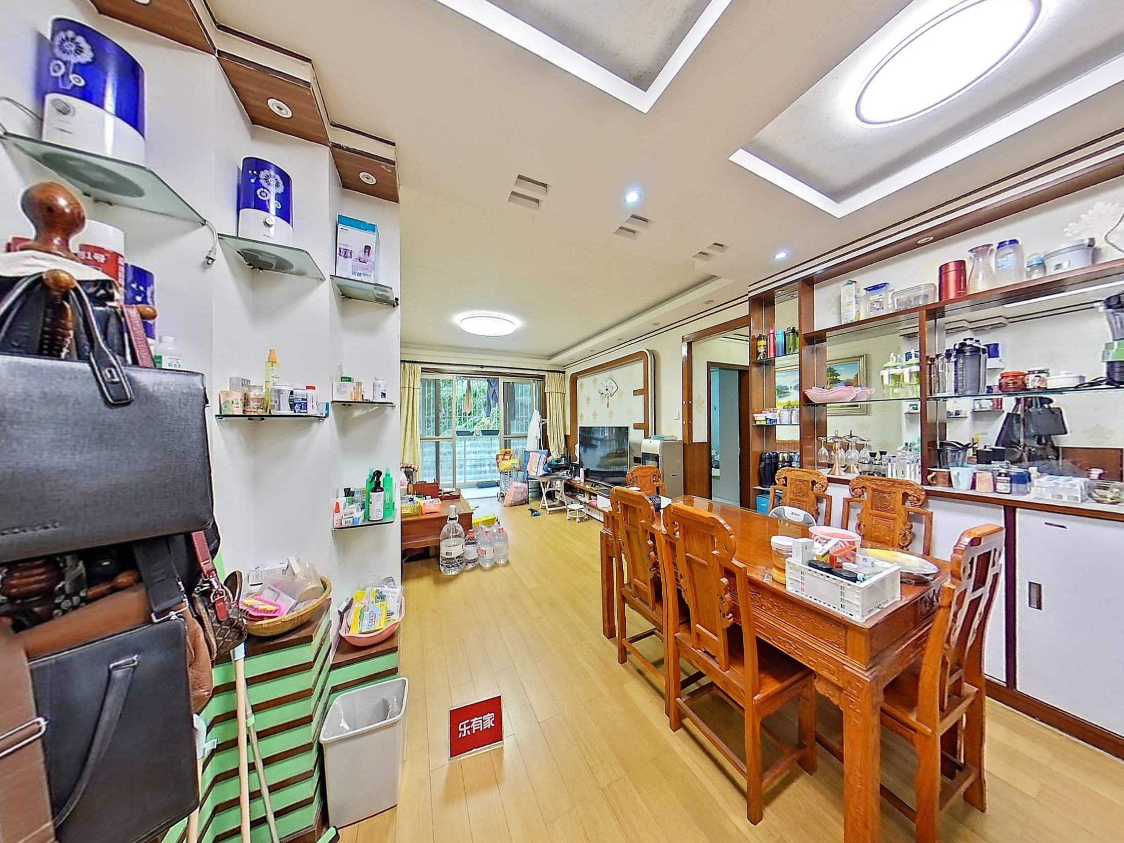 丽沙花都二期，朝南采光佳，厅出阳台，带地面花园，业主诚心出售！