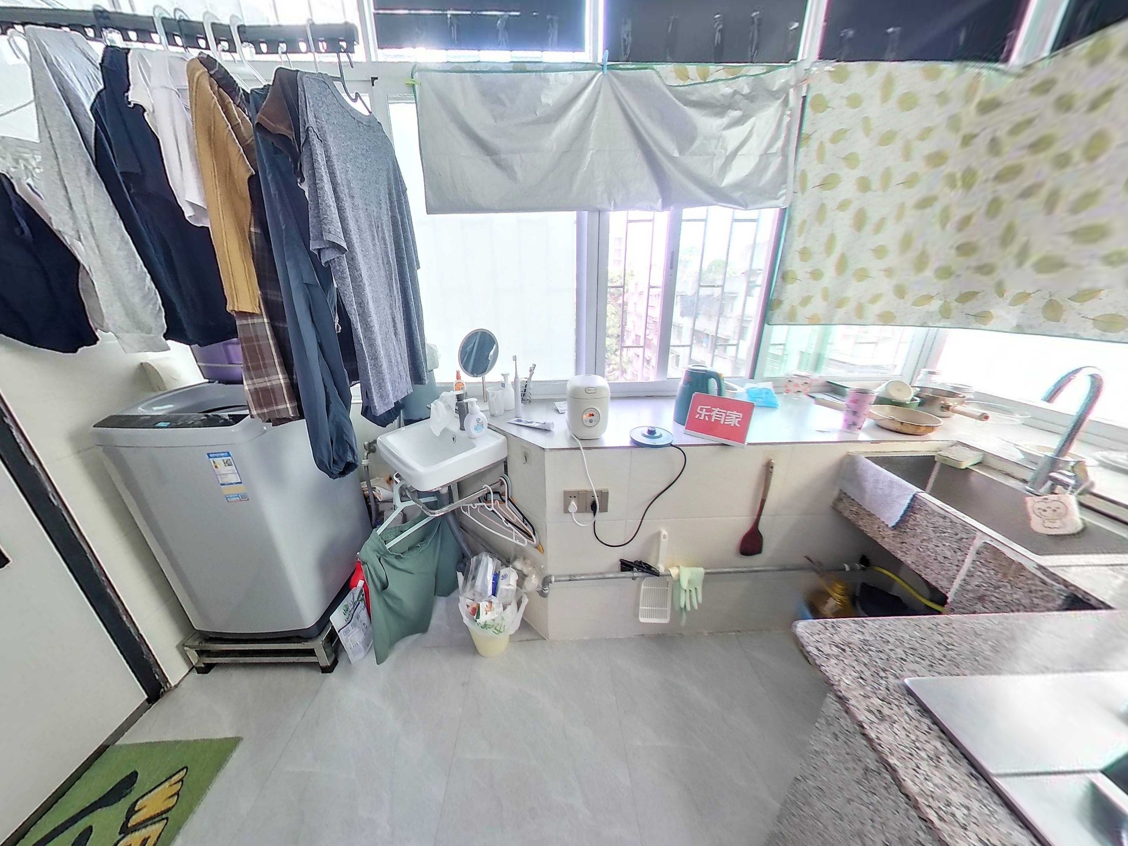 裕安花园，方正户型，通风采光佳，带地面花园，重点学校旁！业主诚售，随时看房，心动不如行动！