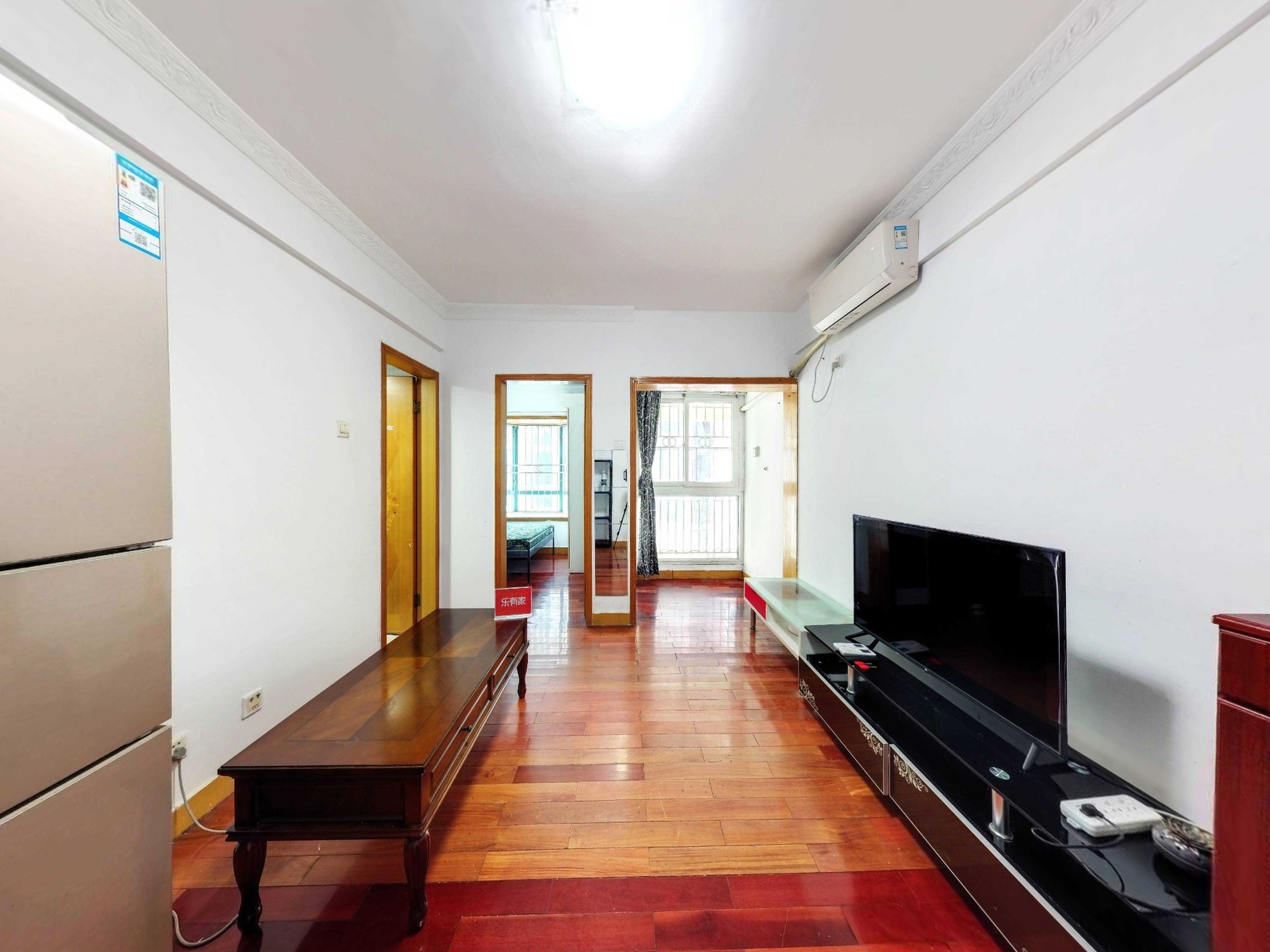 紫光名苑南向一房，地铁口，会展中心旁