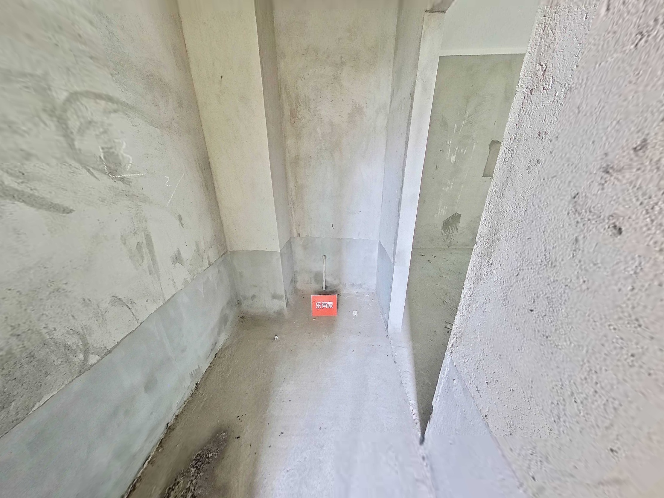 南下板块，朝南看下去花园三房两卫户型，中间楼层